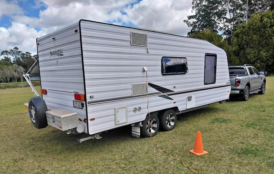 2015 Majestic Caravans Sierra 21