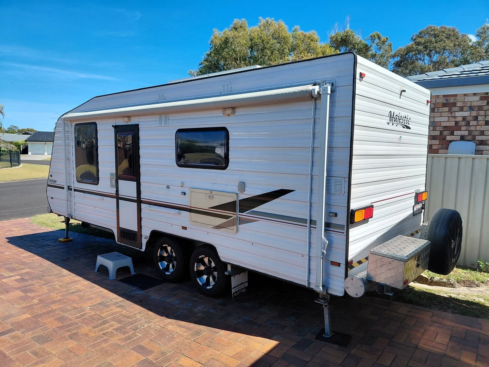 2015 Majestic Caravans Sierra 21 — photo 2