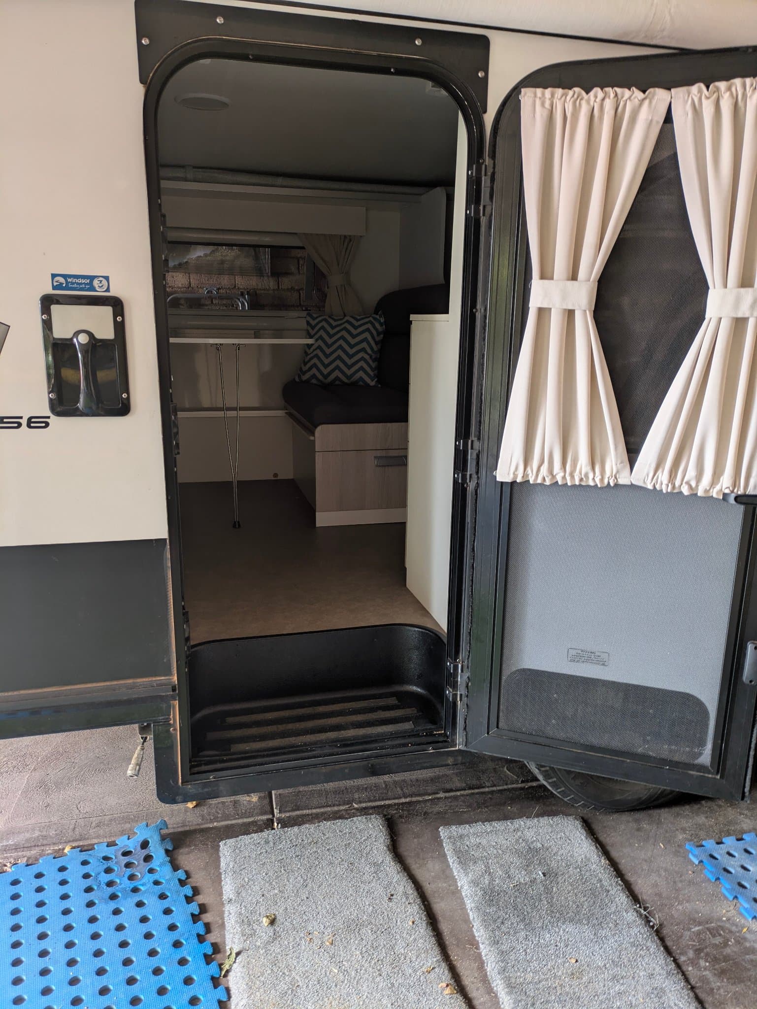 2017 Windsor Rapid poptop caravan 2017 Windsor Rapid poptop — photo 2