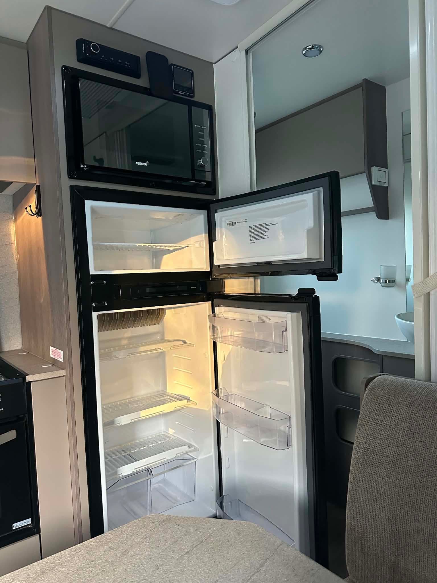 2023 Jayco Journey 16.67-4 — photo 2
