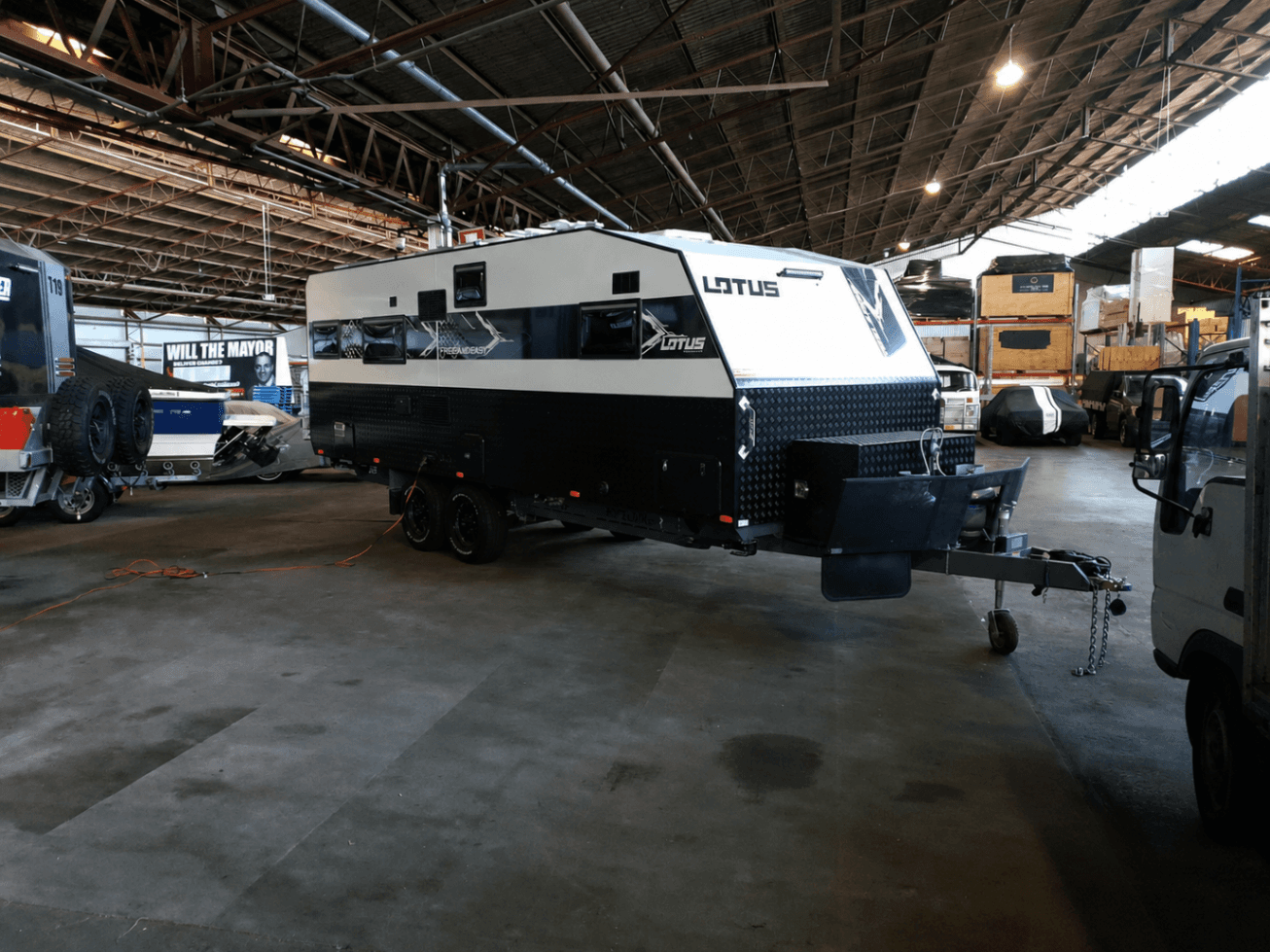 2020 Lotus Caravans Freelander 22' — photo 2