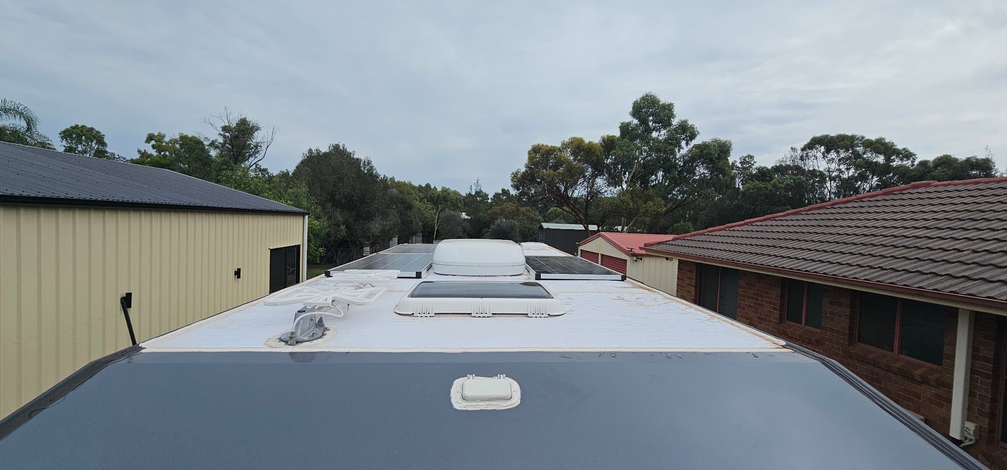 2022 Lotus Caravans Off Grid 23' — photo 2
