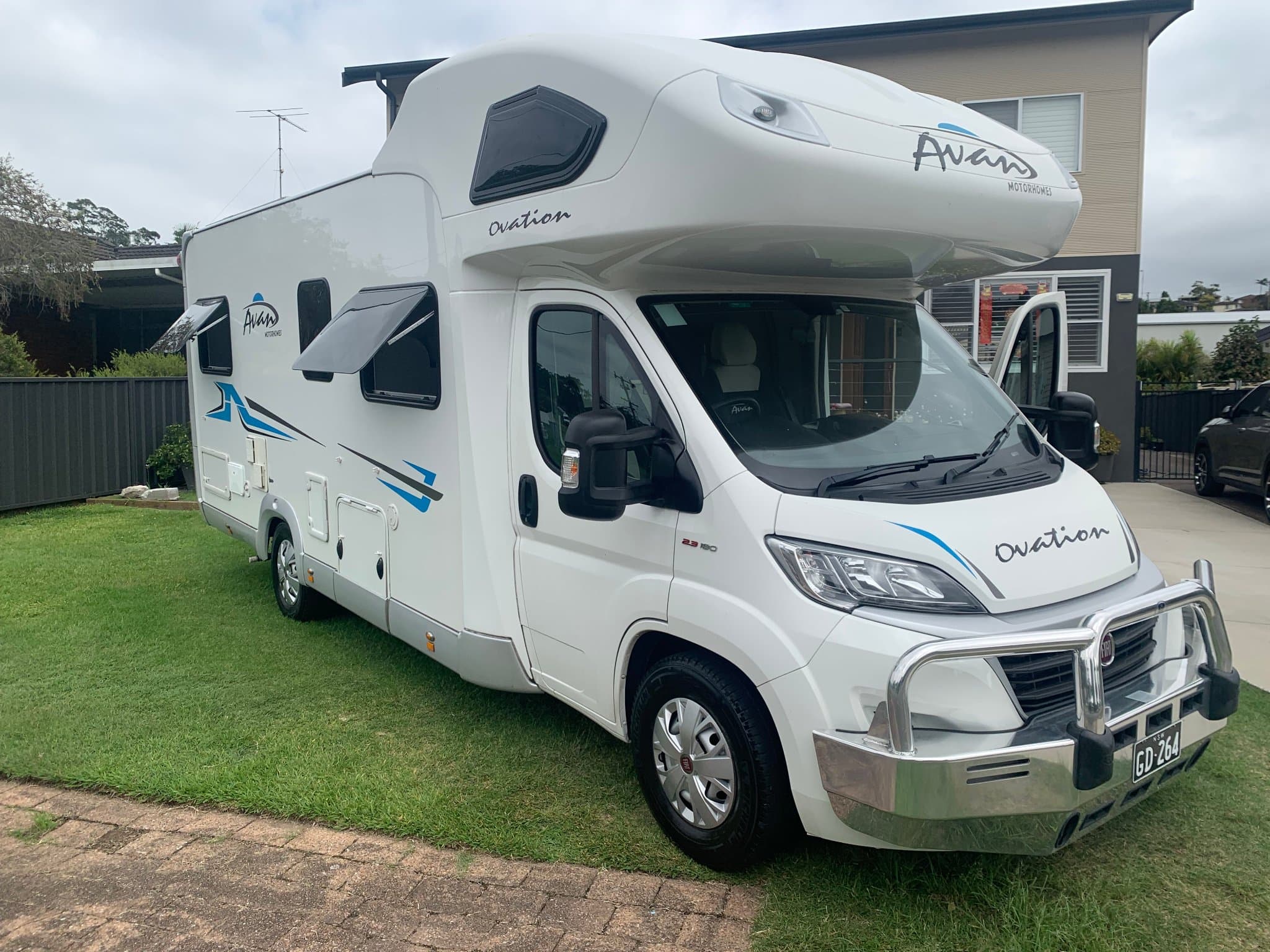 2019 Avan Ovation M5