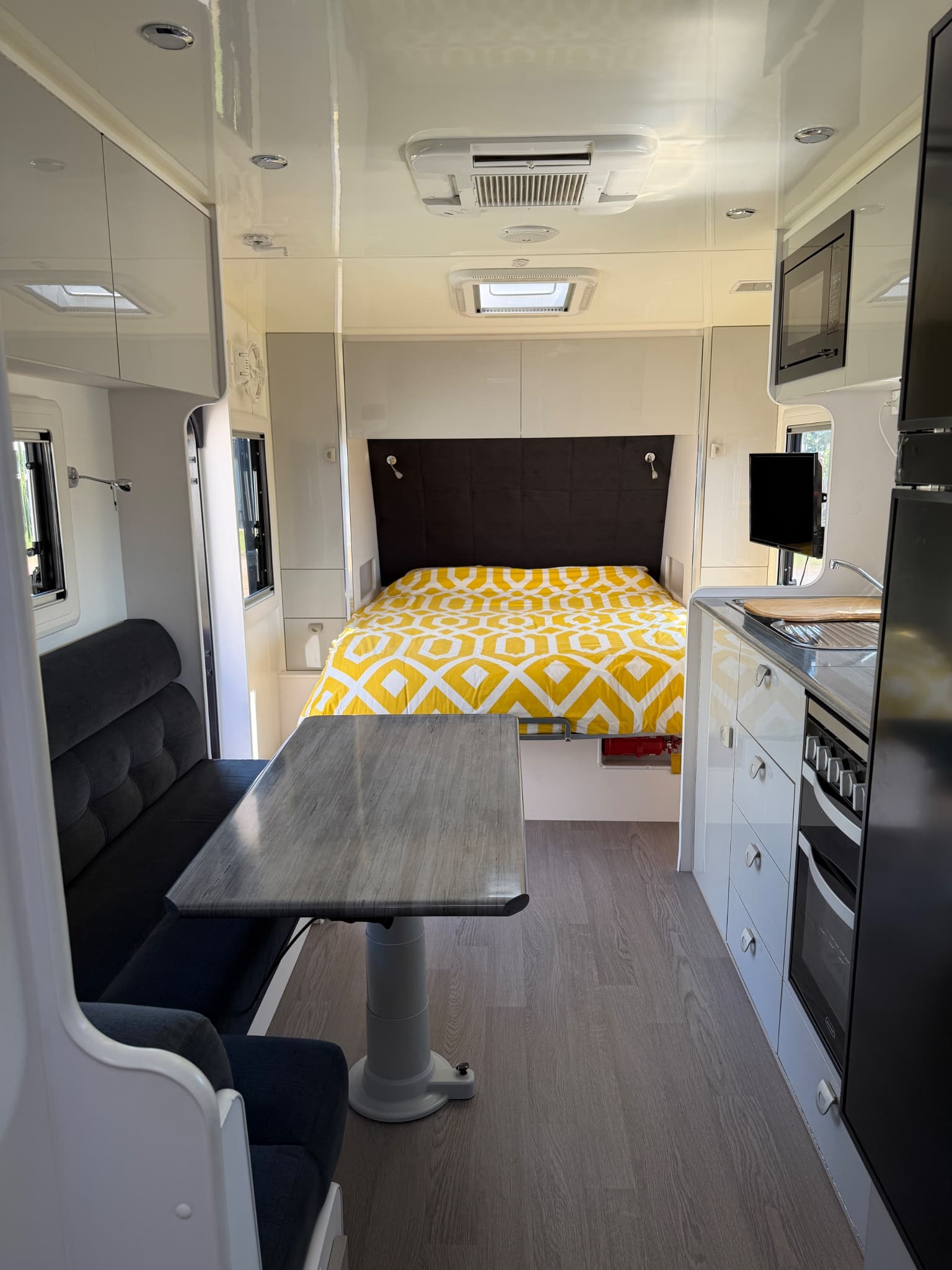 2020 Crusader Caravans Musketeer Palace 21'10 — photo 2