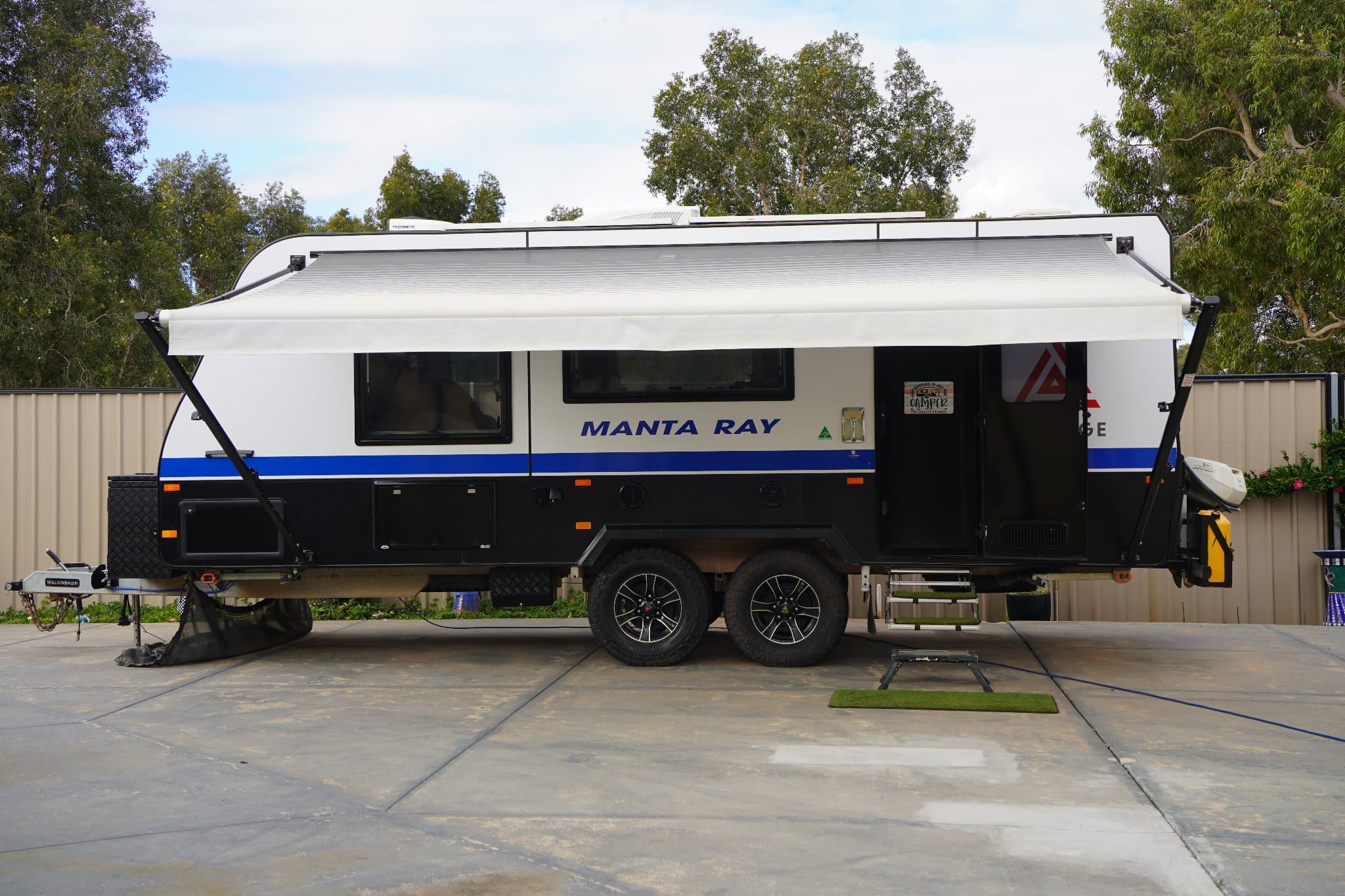 2023 New Age Caravans Manta Ray Luxury 19ER S2 — photo 2
