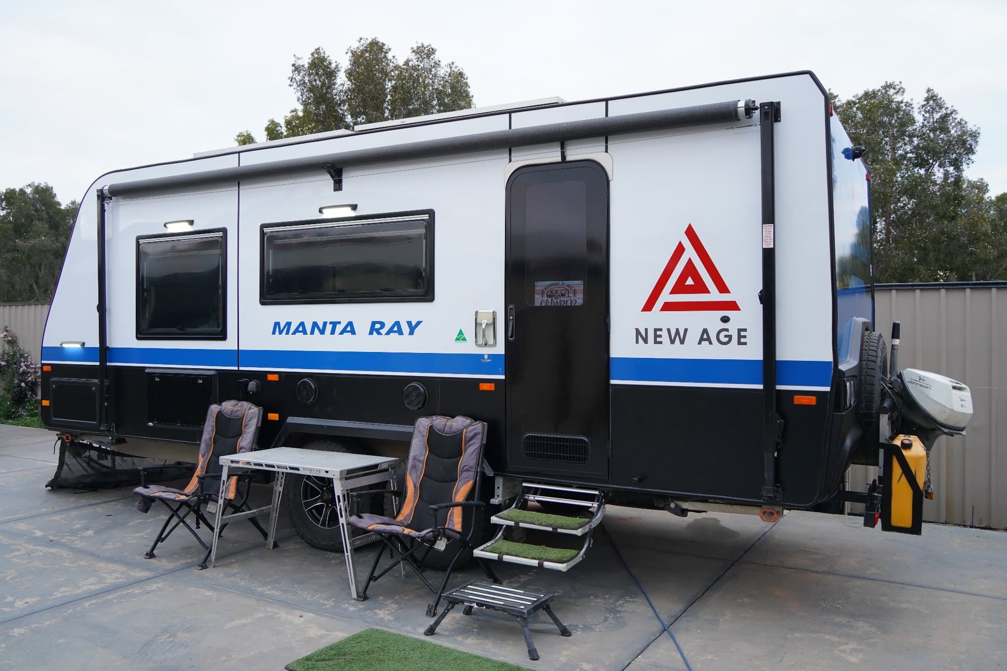 2023 New Age Caravans Manta Ray Luxury 19ER S2 — photo 3