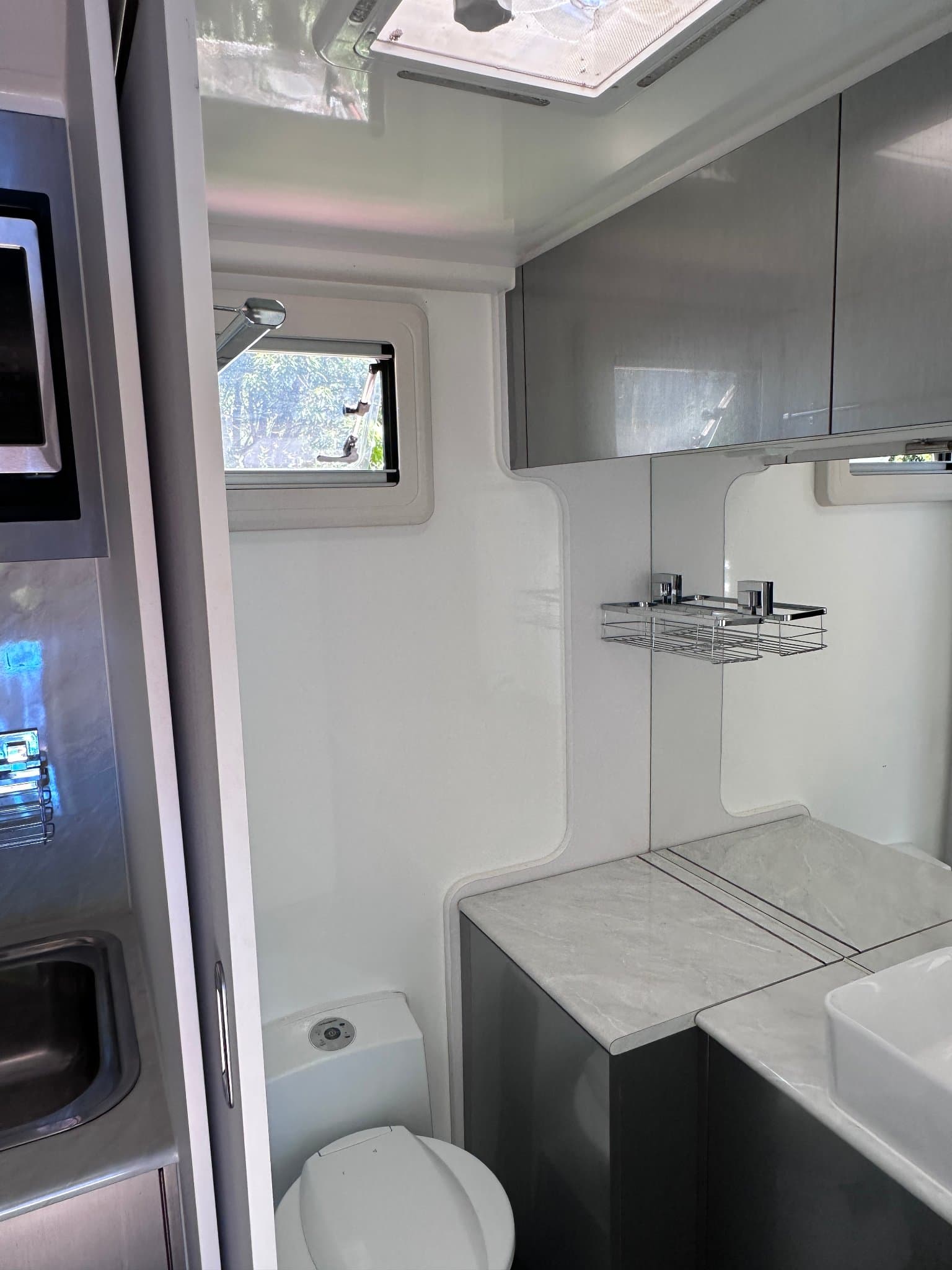 2023 Crusader Caravans Lifechanger Connection 19'8 — photo 2