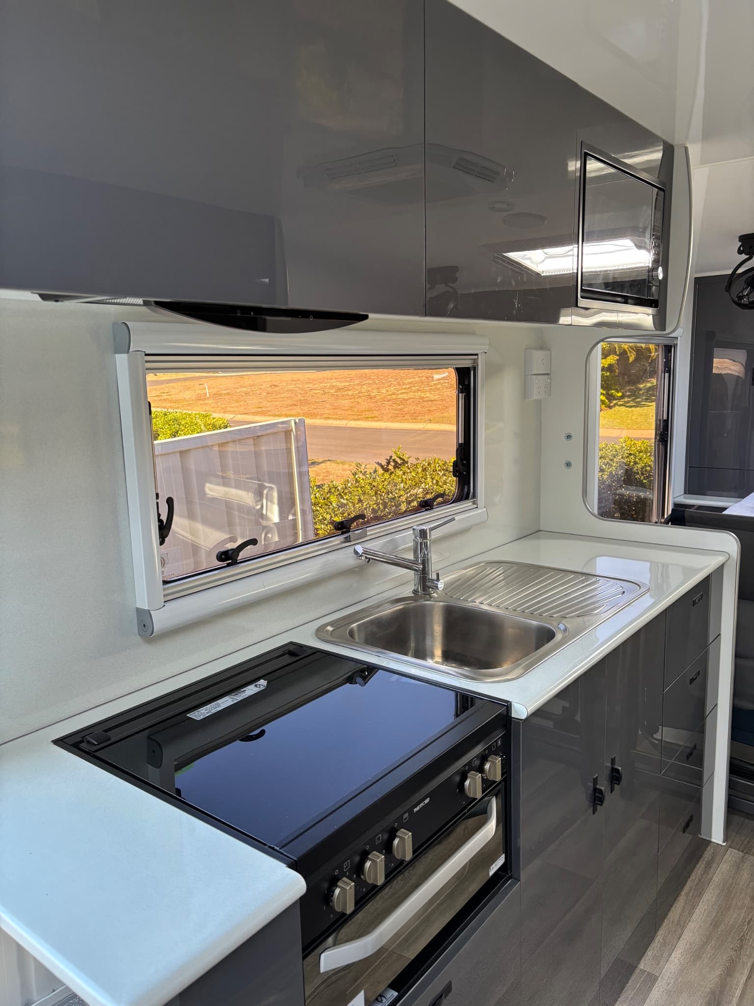 2024 Majestic Caravans Sunfinder All Terrain — photo 2