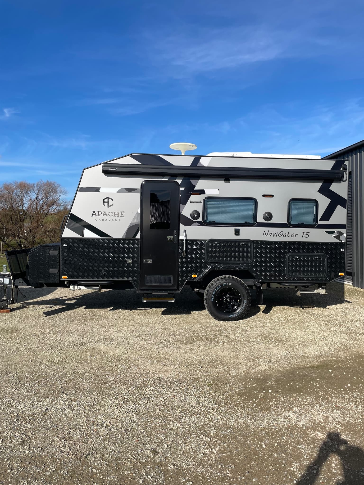 2024 Apache Campers Navigator 15