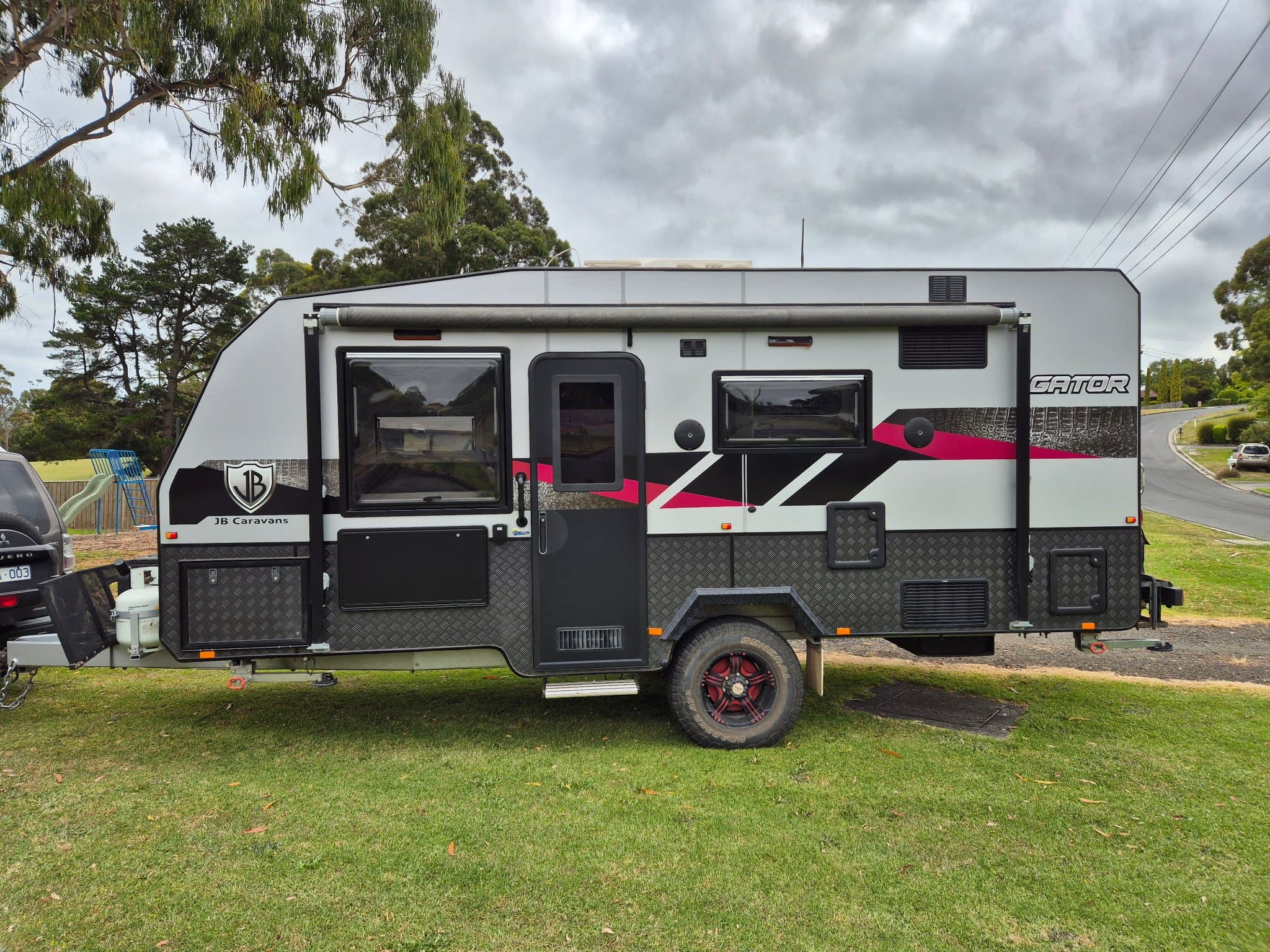 2020 JB Caravans Gator 17 Family Bunk — photo 2