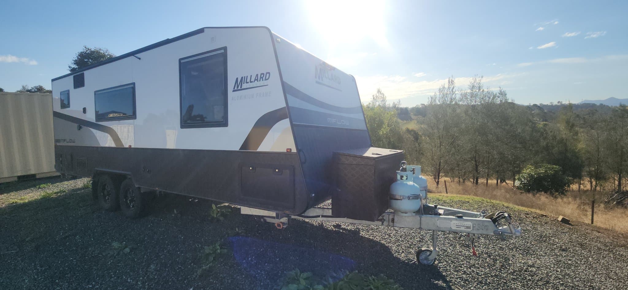 2023 Millard Caravans MFLOW 21ft 6 — photo 2