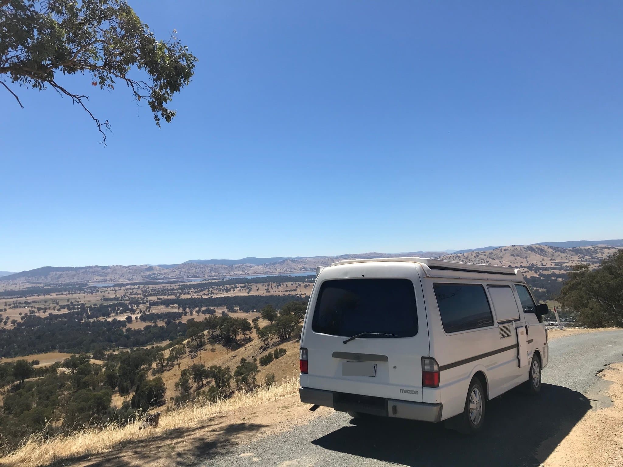 1999 Mazda E2000 — photo 2