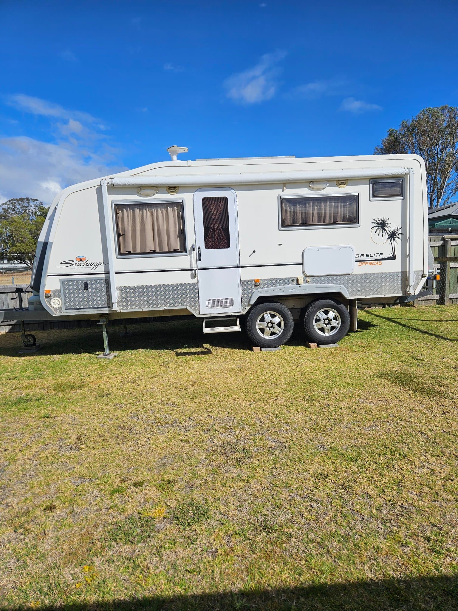2013 Seachange 595 queen bed elite