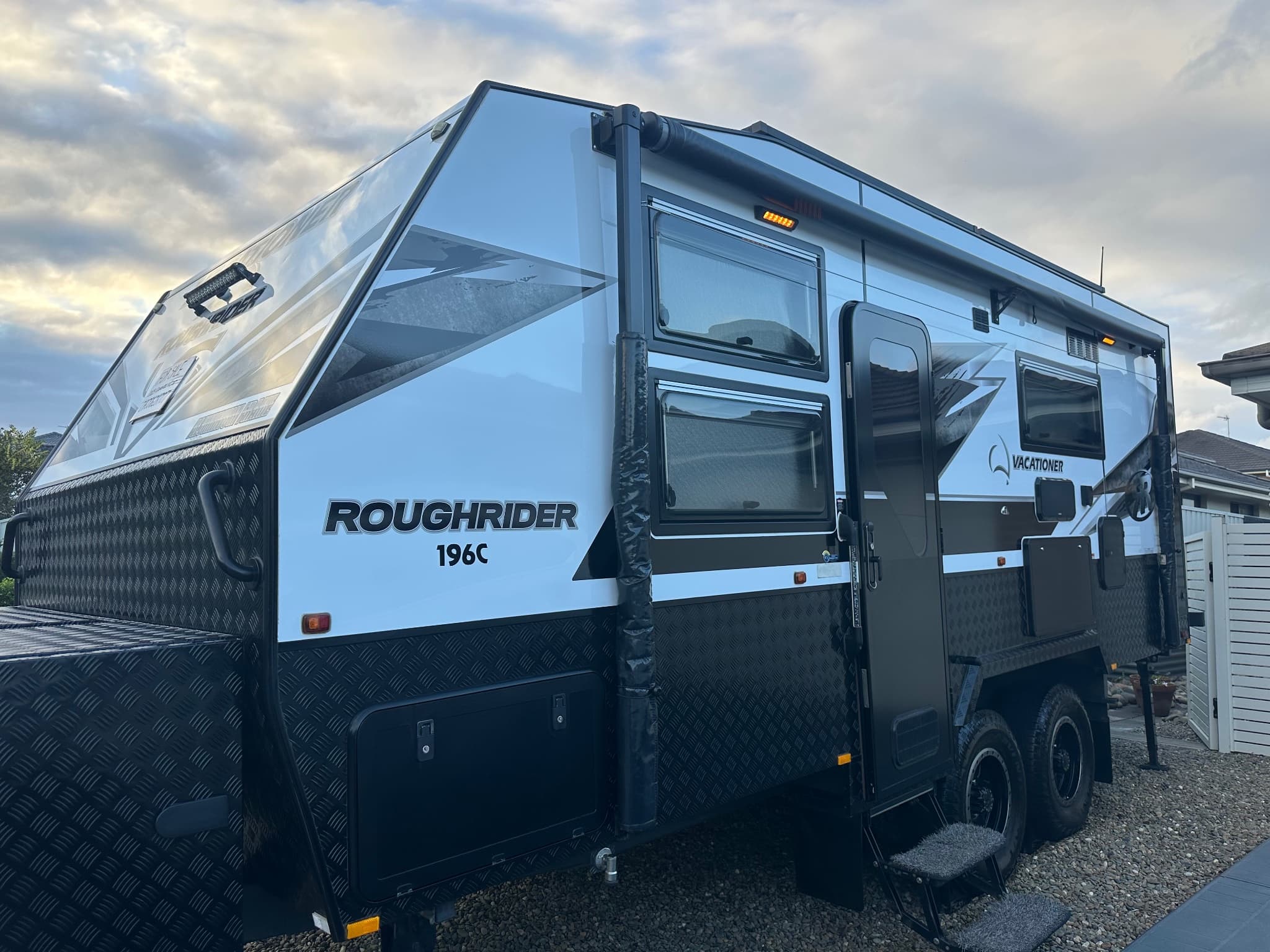 2023 Vacationer Caravans Rough Rider Couple 196R and 196C — photo 2
