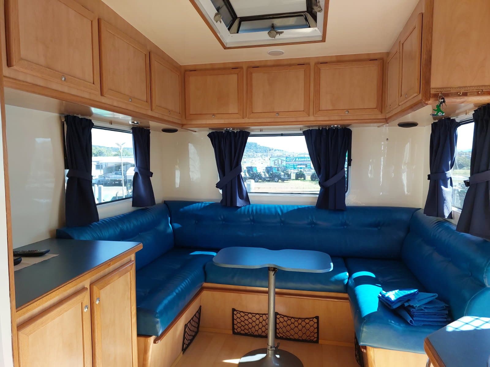 2010 Dryden Explorer 25ft — photo 2