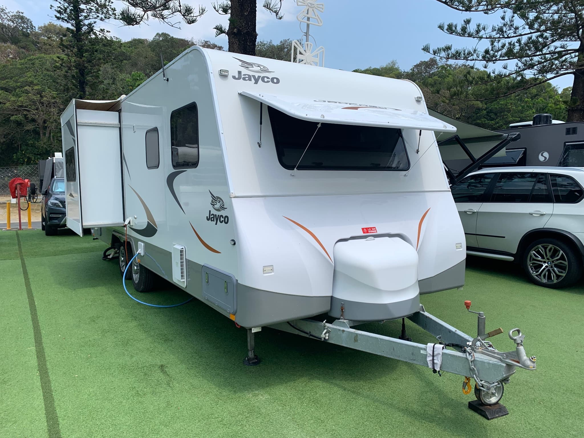 2019 Jayco Journey 21.66.3 — photo 2