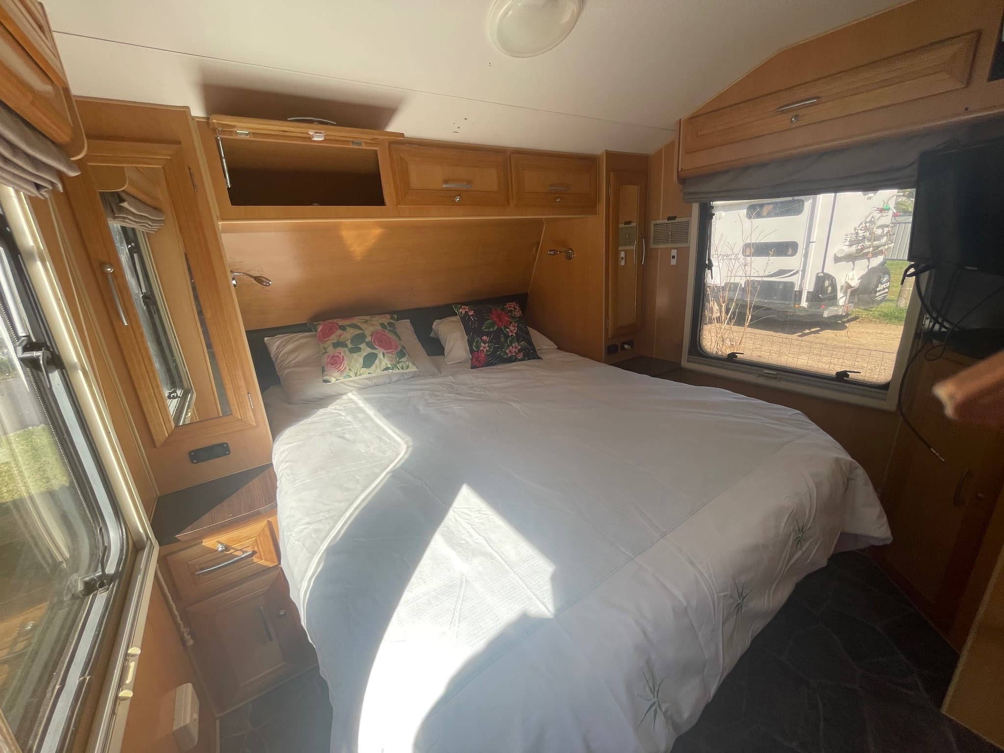 2010 Lotus Caravans Trooper 19'6