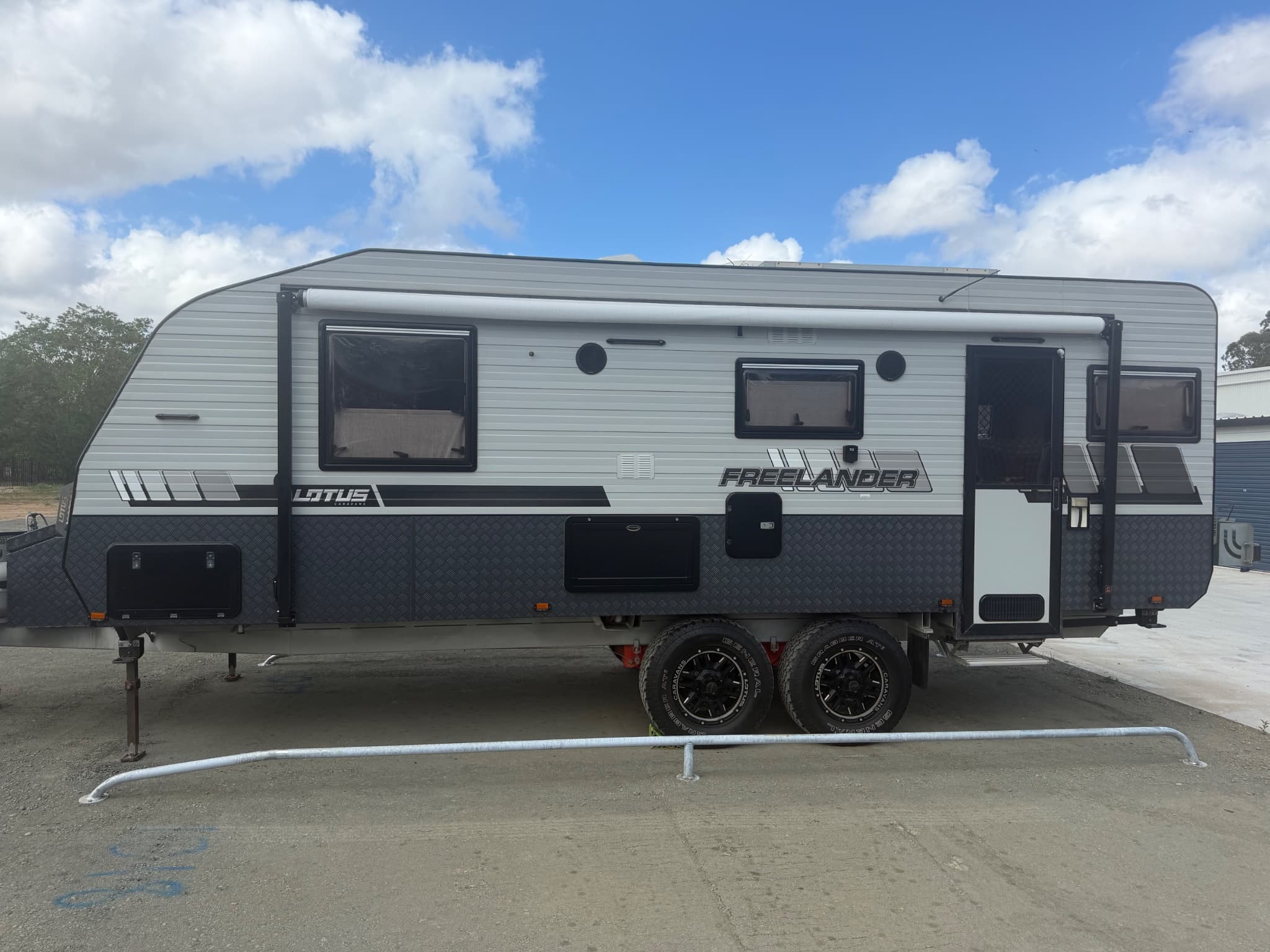 2016 Lotus Caravans Freelander 21'9