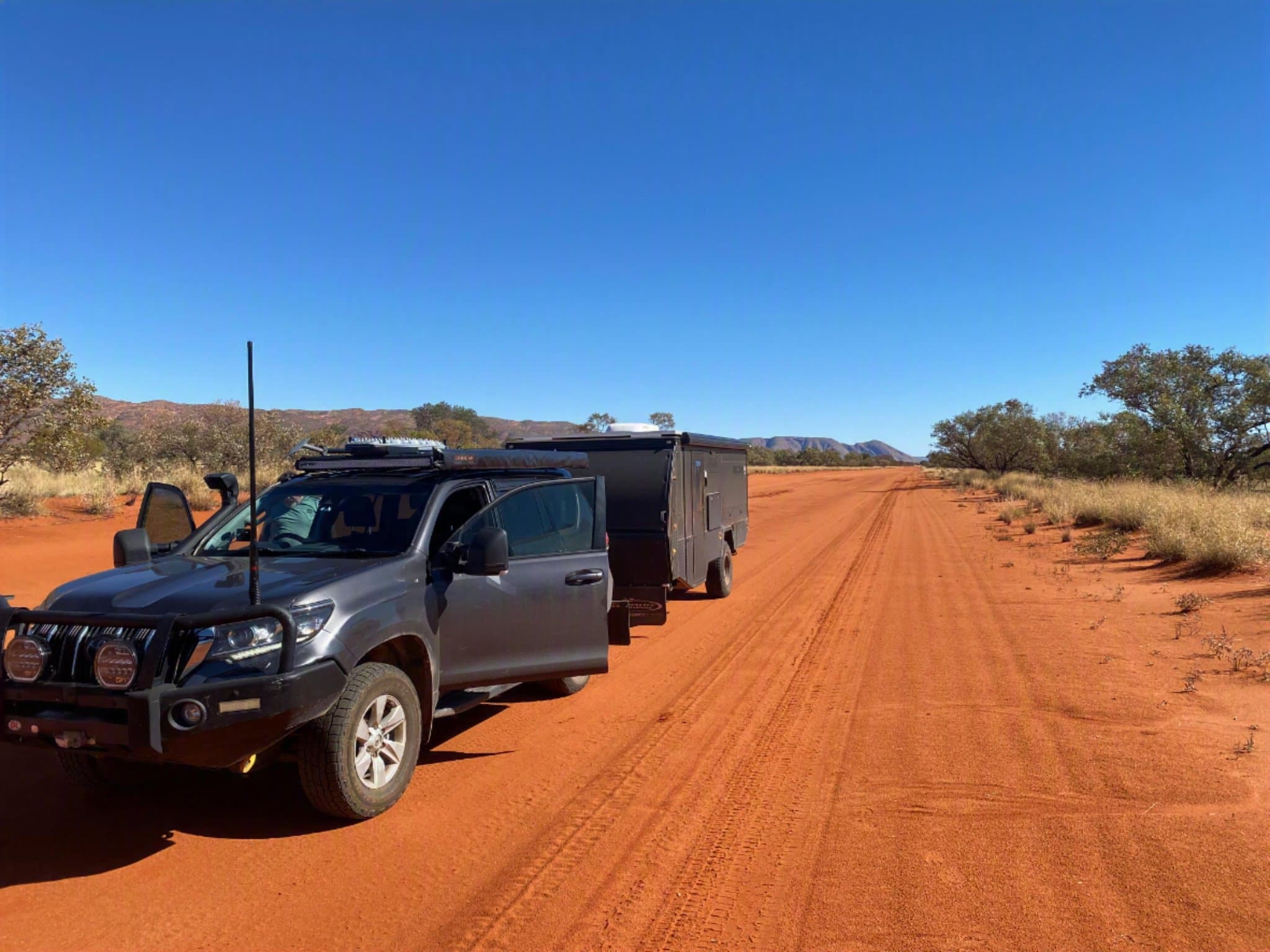 2023 Lifestyle Campers Reconn R4 SE — photo 2