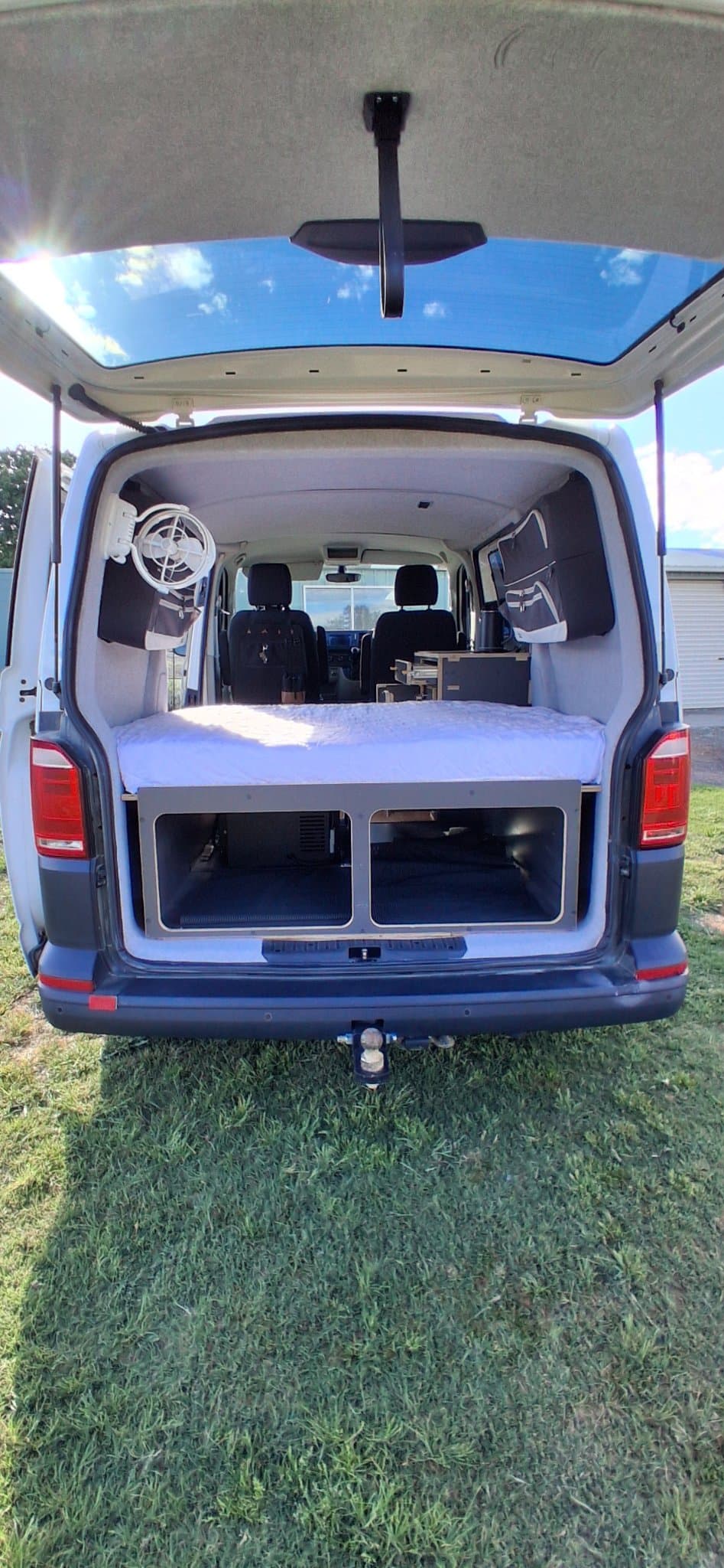 2019 Volkswagen Transporter T6 — photo 2