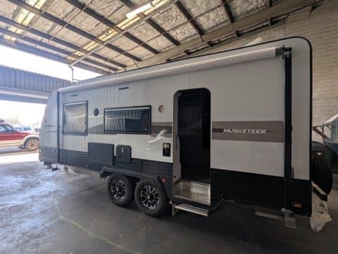 2022 Crusader Caravans Musketeer Recliner 20'2