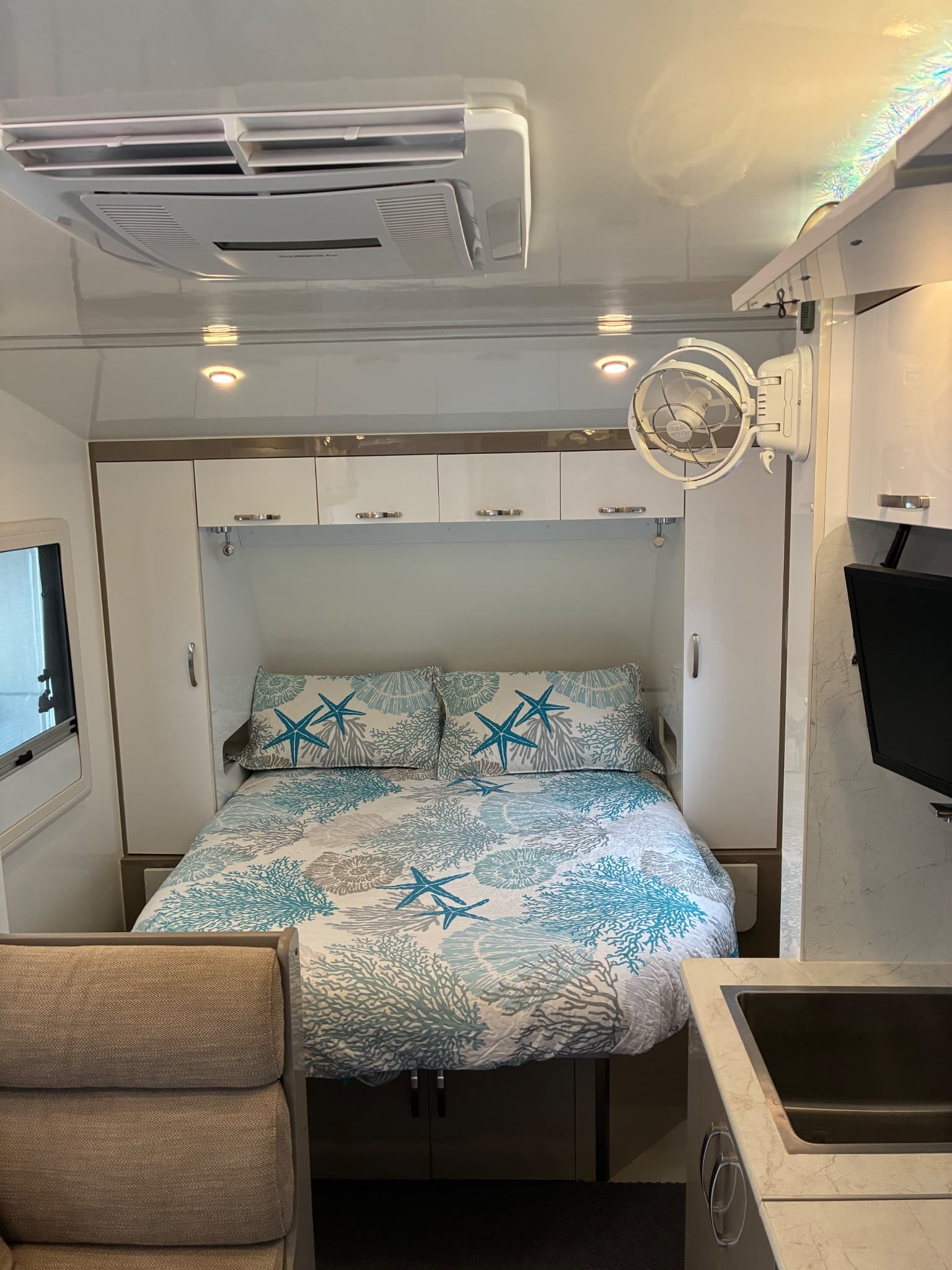2024 Roadcruiser Caravans 1800 E — photo 3