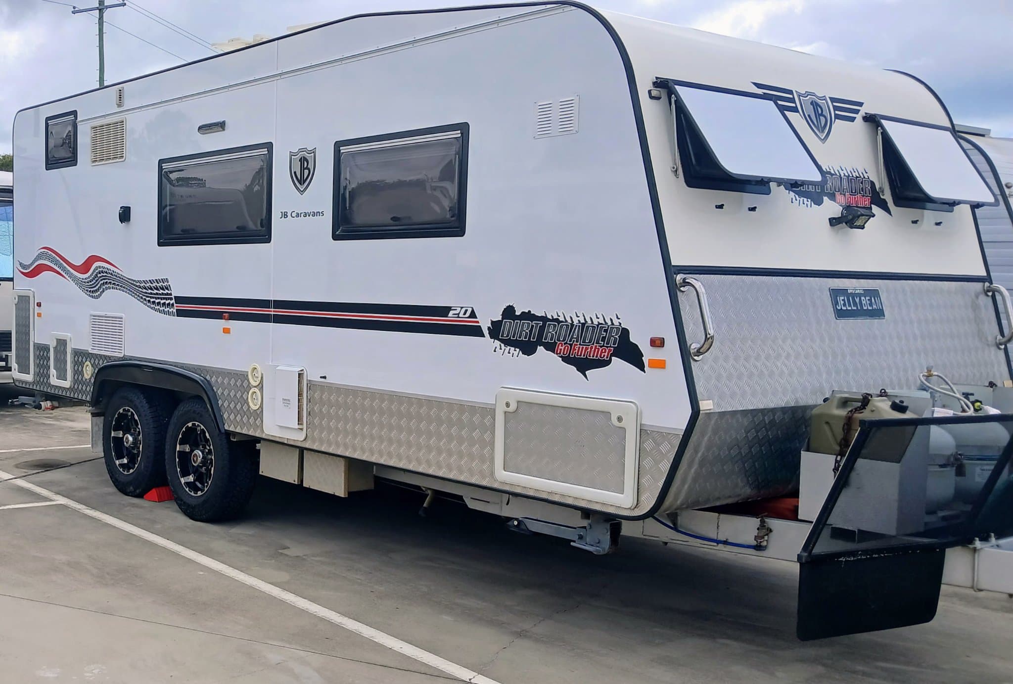 2013 JB Caravans Dreamline Dirt Roader 20' Mid Door — photo 2