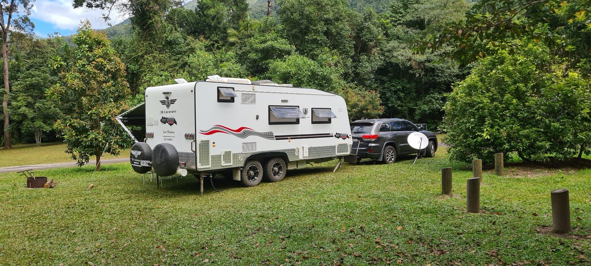 2013 JB Caravans Dreamline Dirt Roader 20' Mid Door