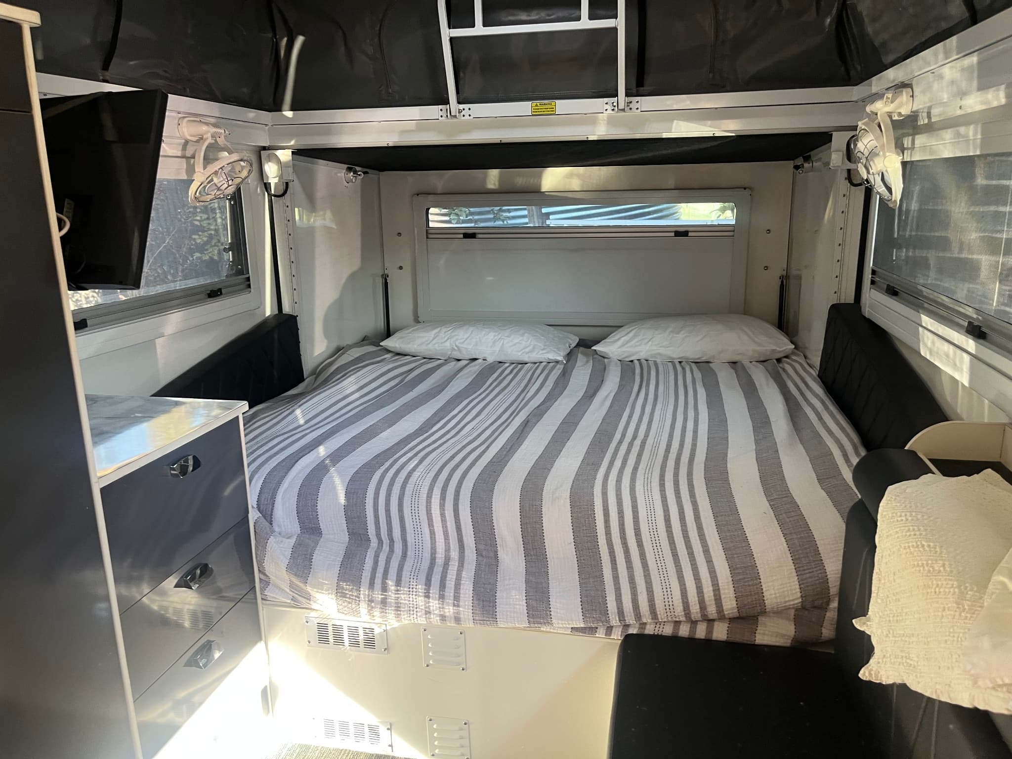 2022 EzyTrail Campers Parkes 13 MK2 ES — photo 2