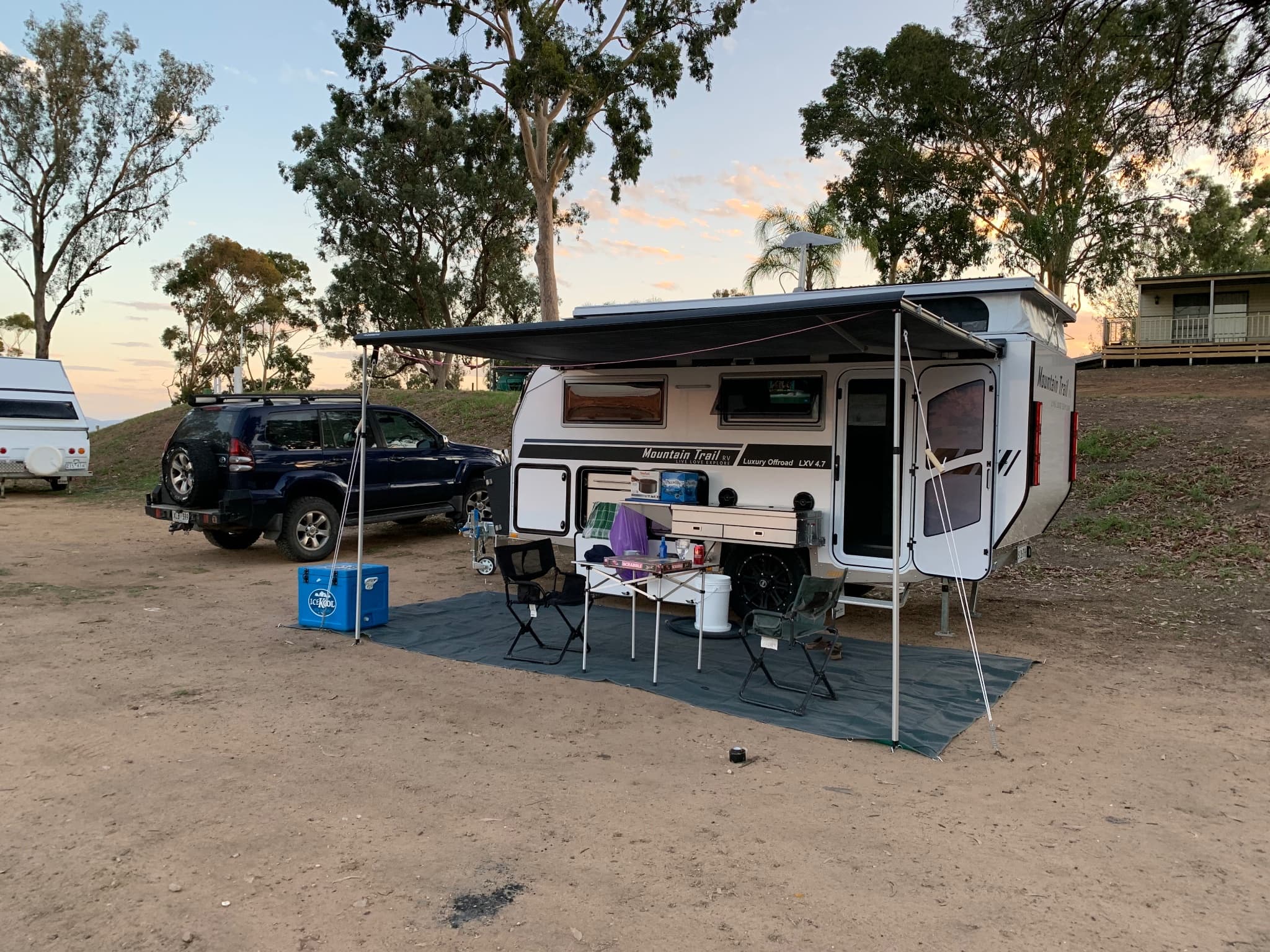 2020 Mountain Trail RV LXV 4.7 Pop Top — photo 2