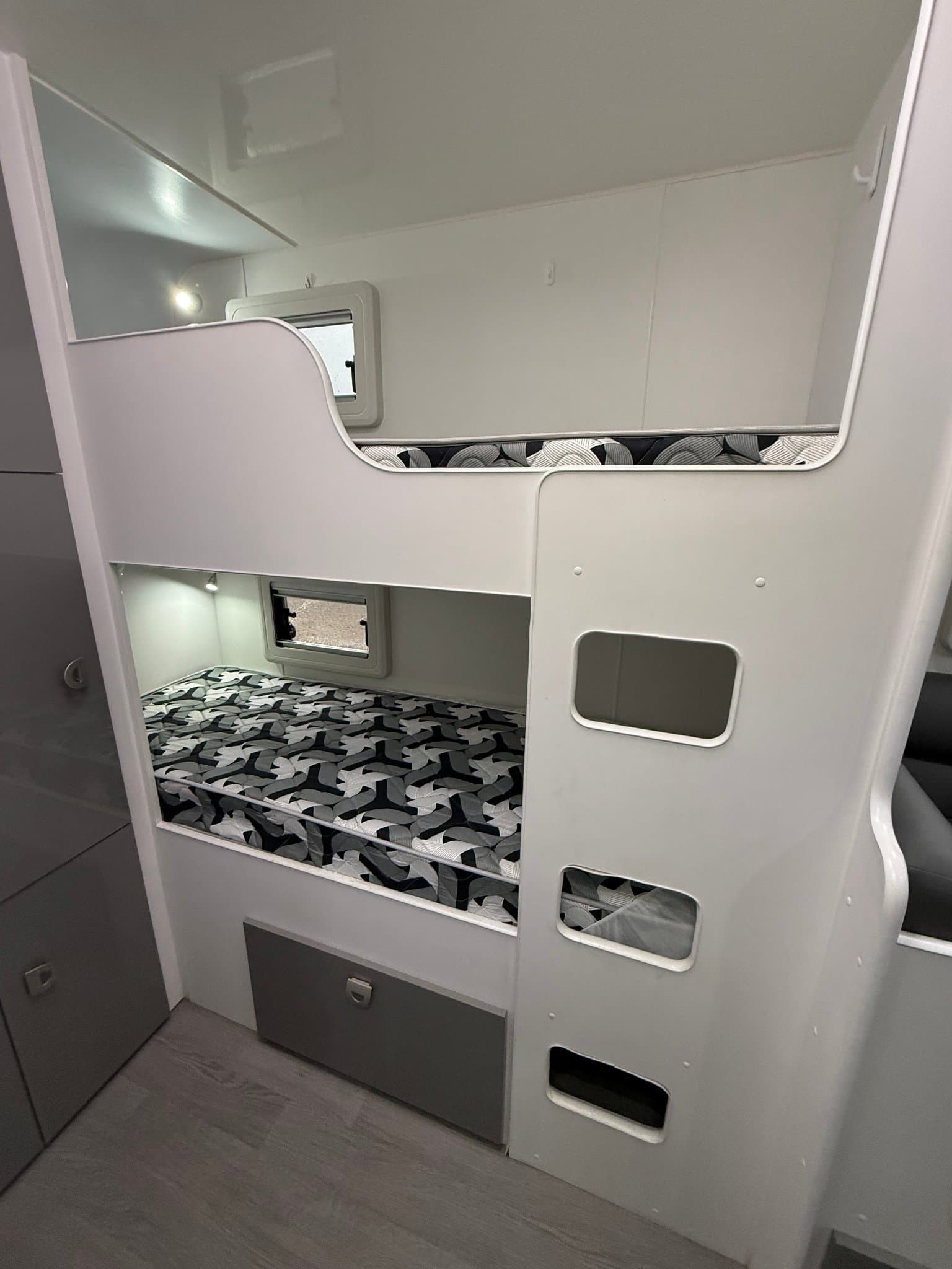 2022 Crusader Caravans Musketeer Palace 21'10 — photo 2