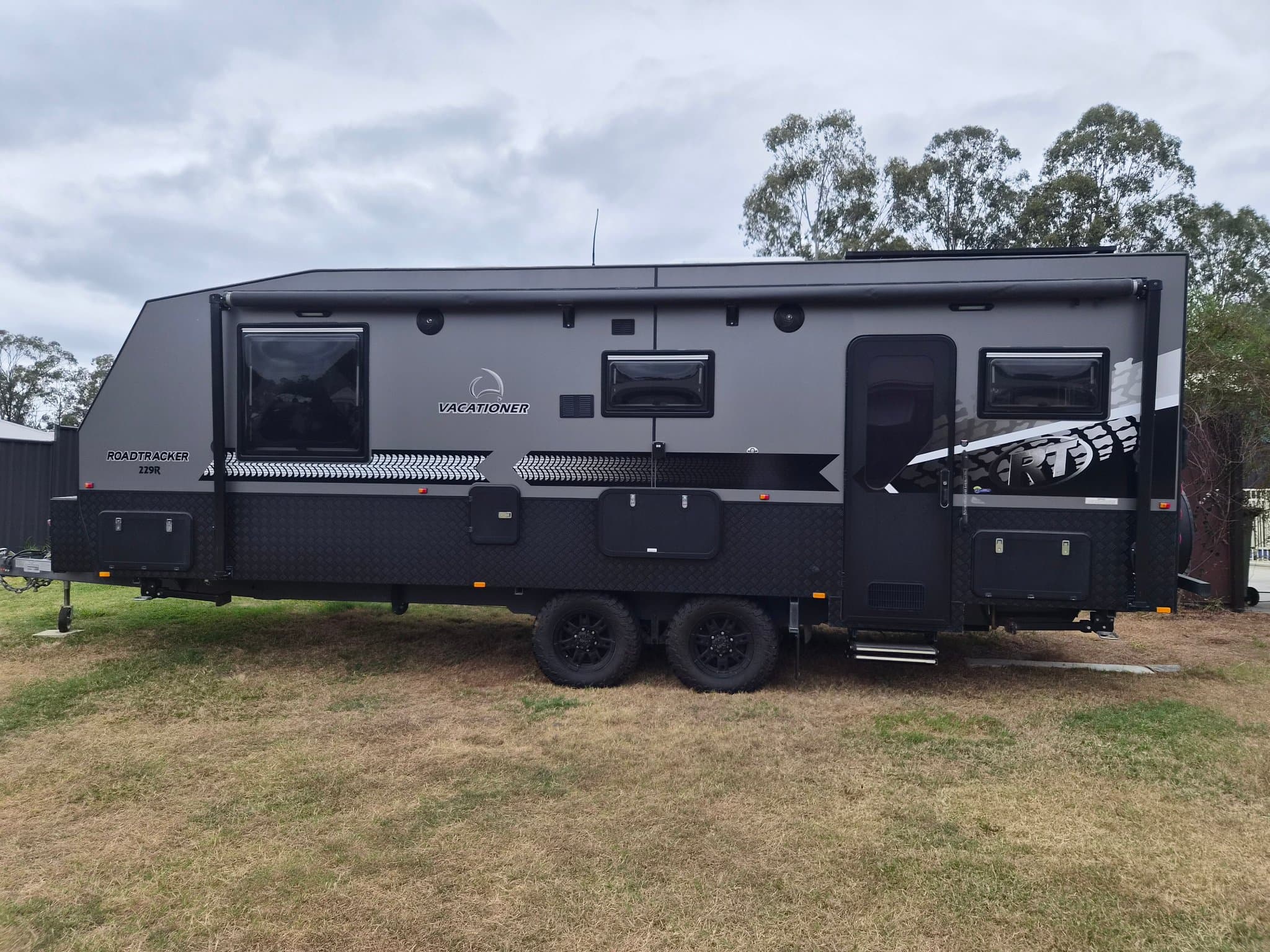 2023 Vacationer Caravans Roadtracker couple 229R
