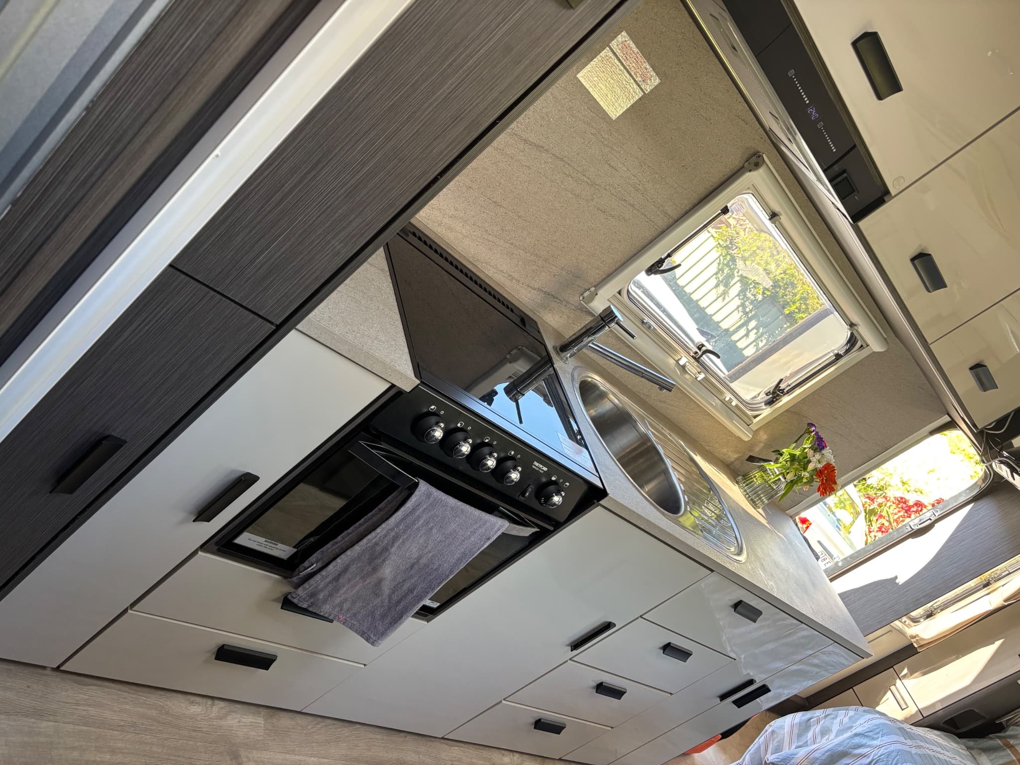 2020 Jayco Journey 19.61-2 — photo 3