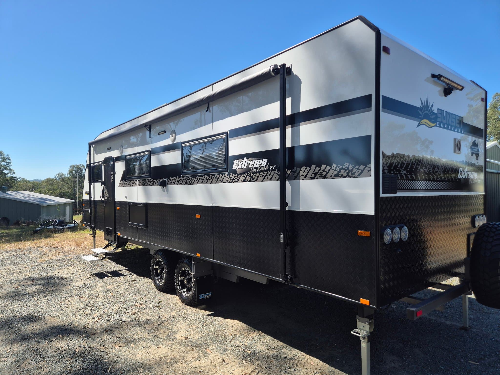 2024 Ausflex Caravans Extreme 27' On Road — photo 2
