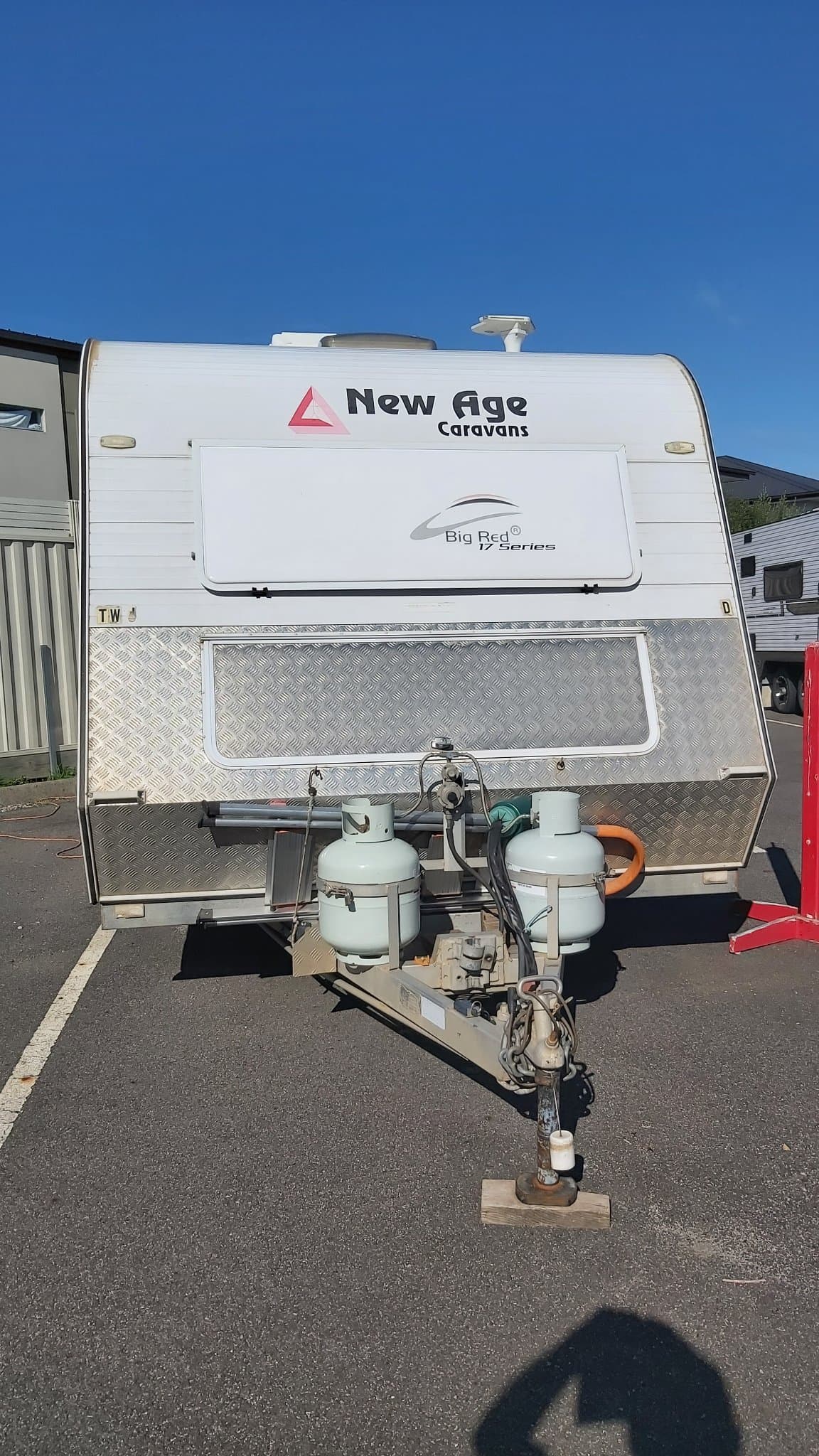 2013 New Age Caravans Big Red 19ft Ensuite — photo 2
