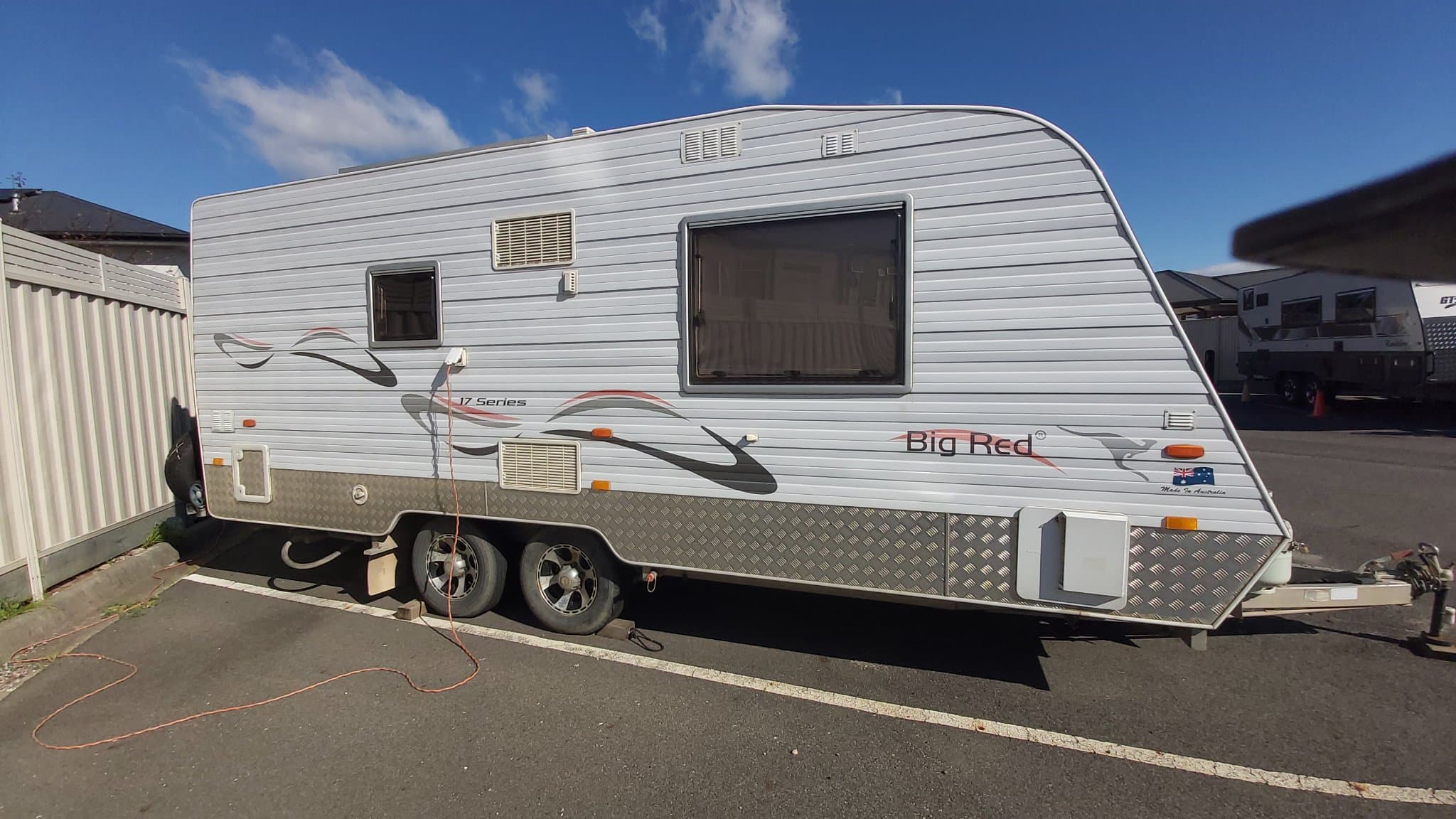 2013 New Age Caravans Big Red 19ft Ensuite — photo 3