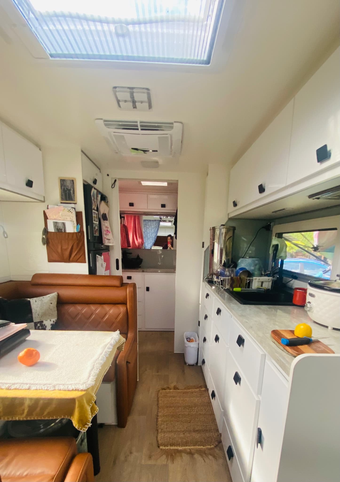 2025 JB Caravans Dirt Roader 19'6 Front Door Cafe — photo 3