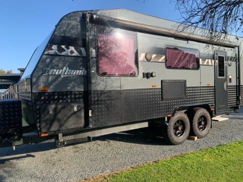2022 Essential Caravans Outlander Off Road V5-2 20'6" — photo 2