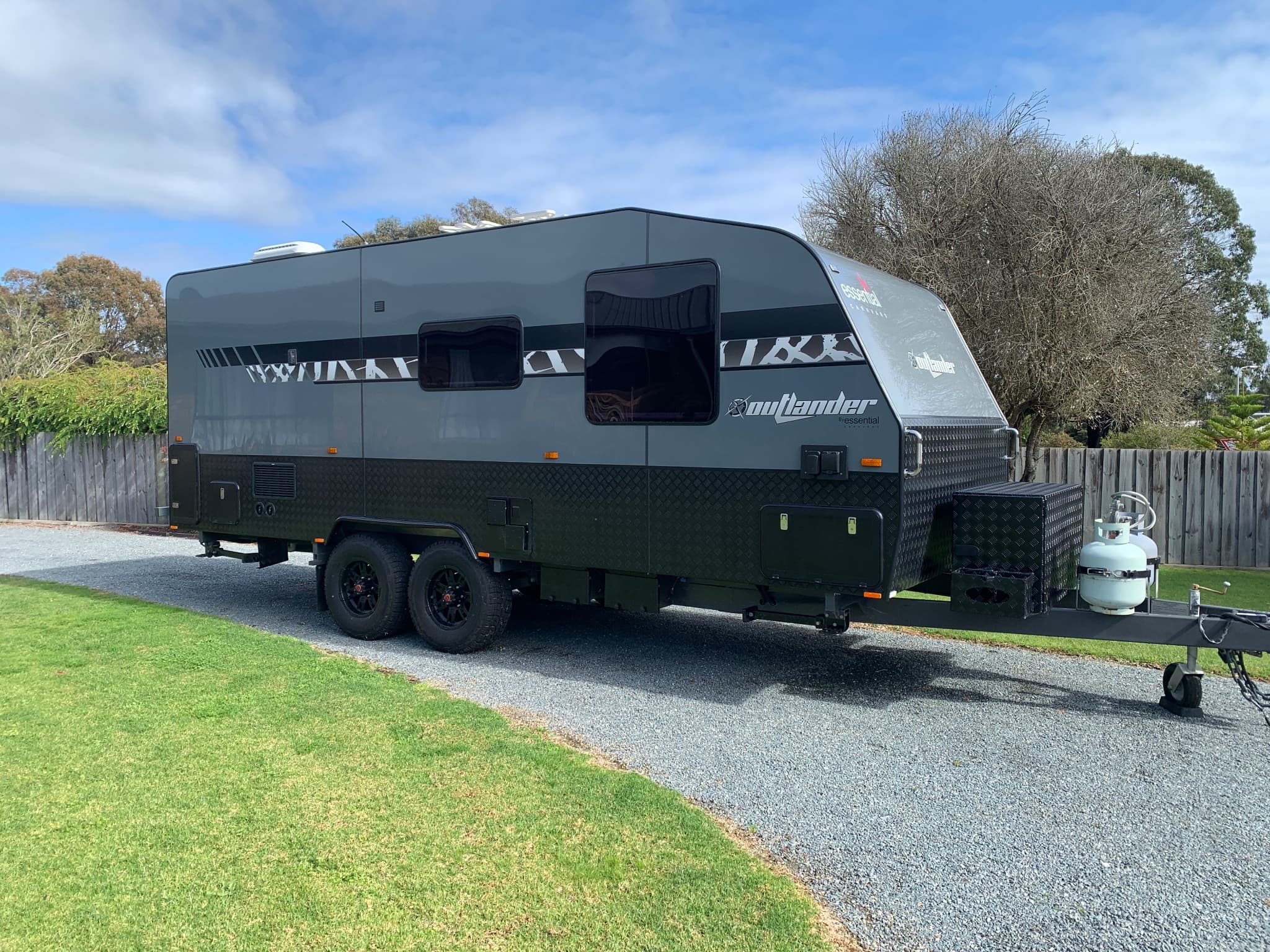 2022 Essential Caravans Outlander Off Road V5-2 20'6" — photo 2