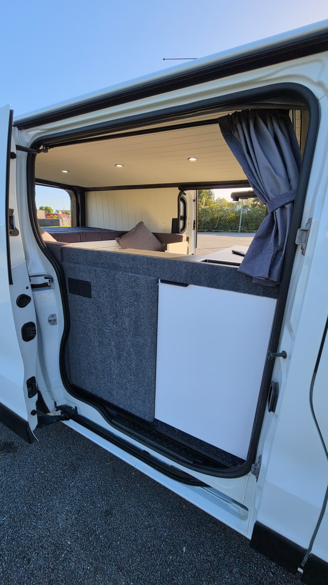 2017 Renault Traffic — photo 2