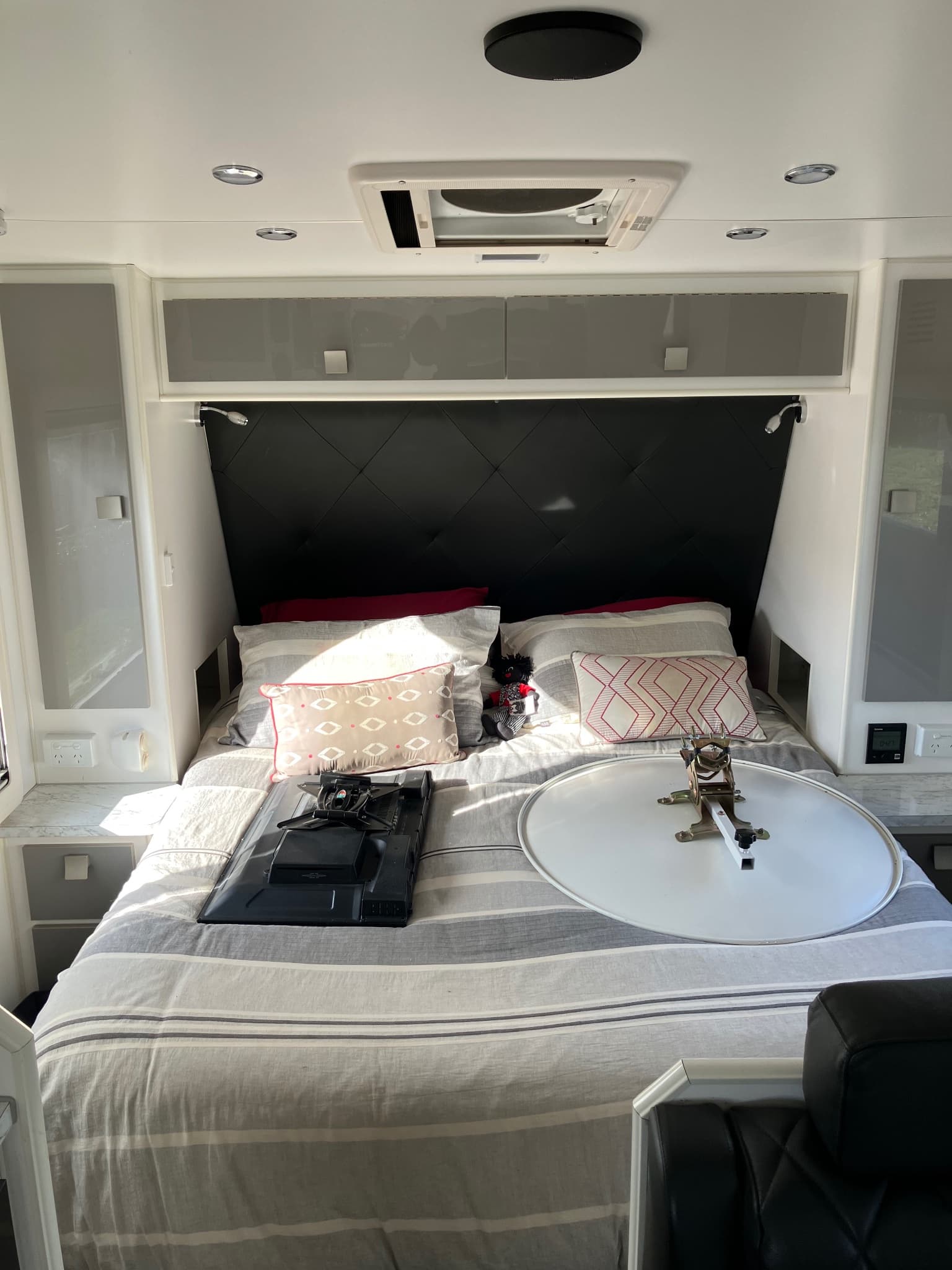 2018 Masterpiece Caravans Optimum Extreme Off Road — photo 2