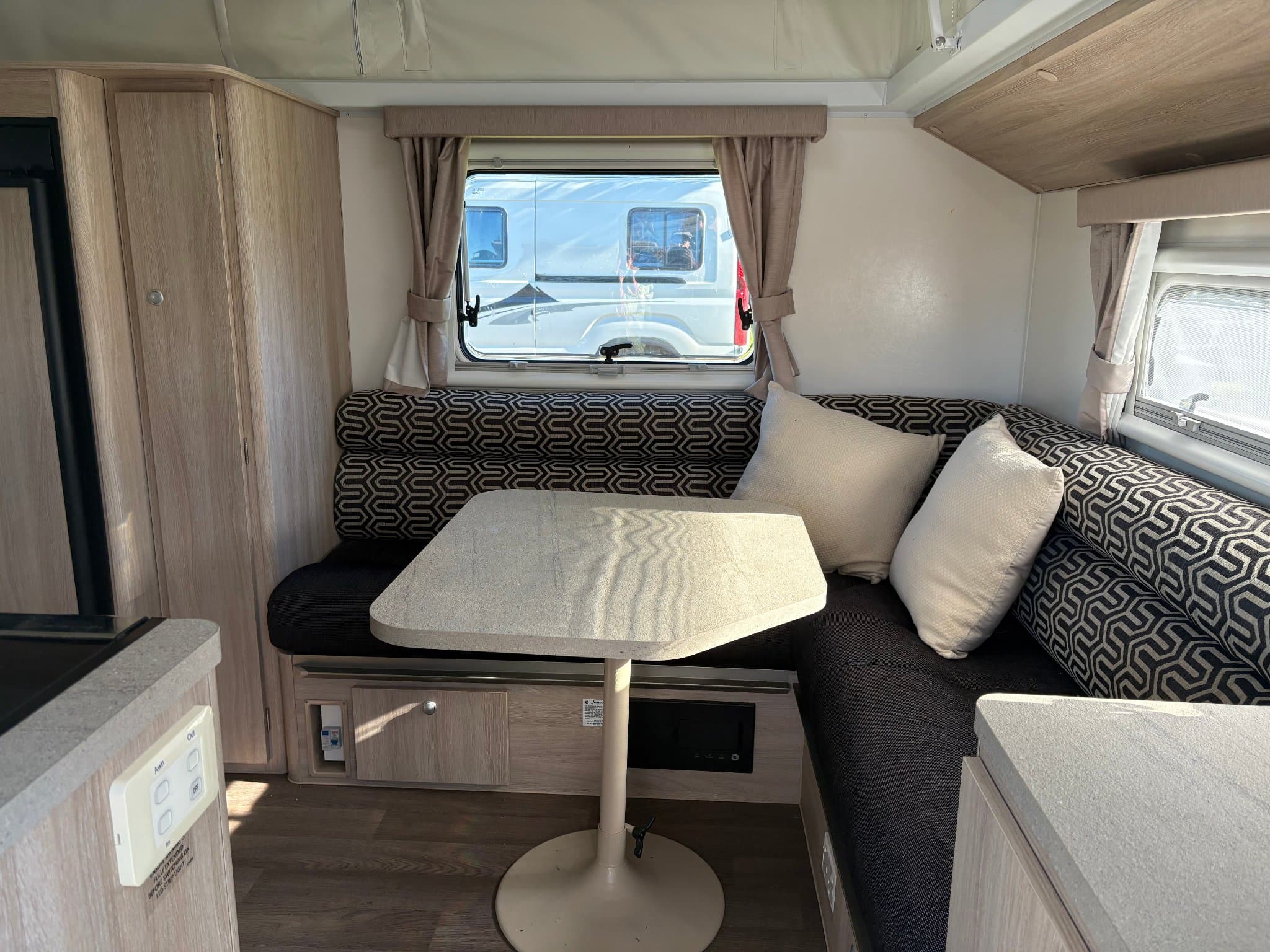 2016 Jayco Starcraft Pop Top 16.67-5 — photo 3