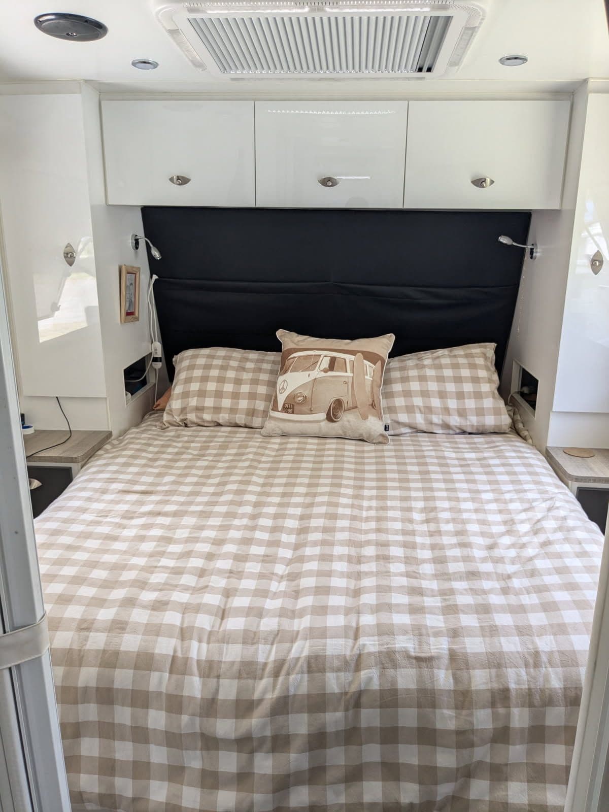 2022 Safari Caravans Delta 22.6 — photo 2