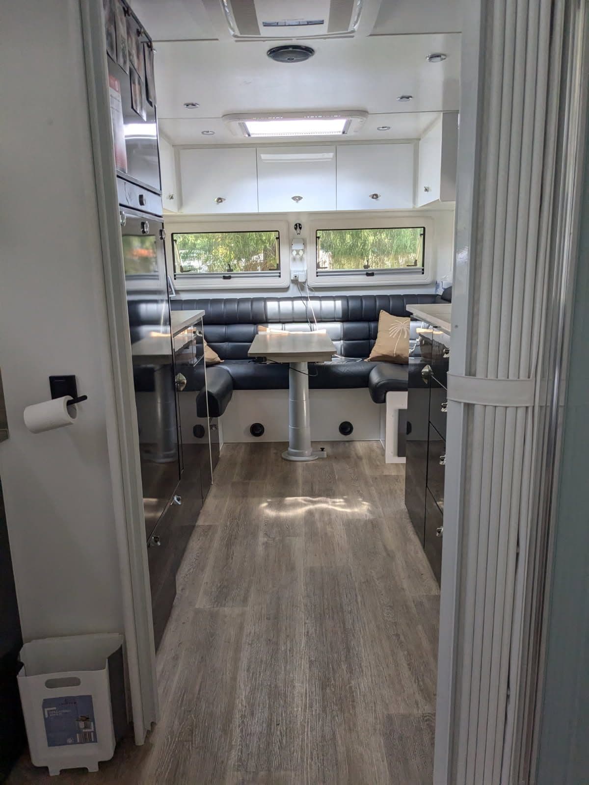 2022 Safari Caravans Delta 22.6 — photo 3