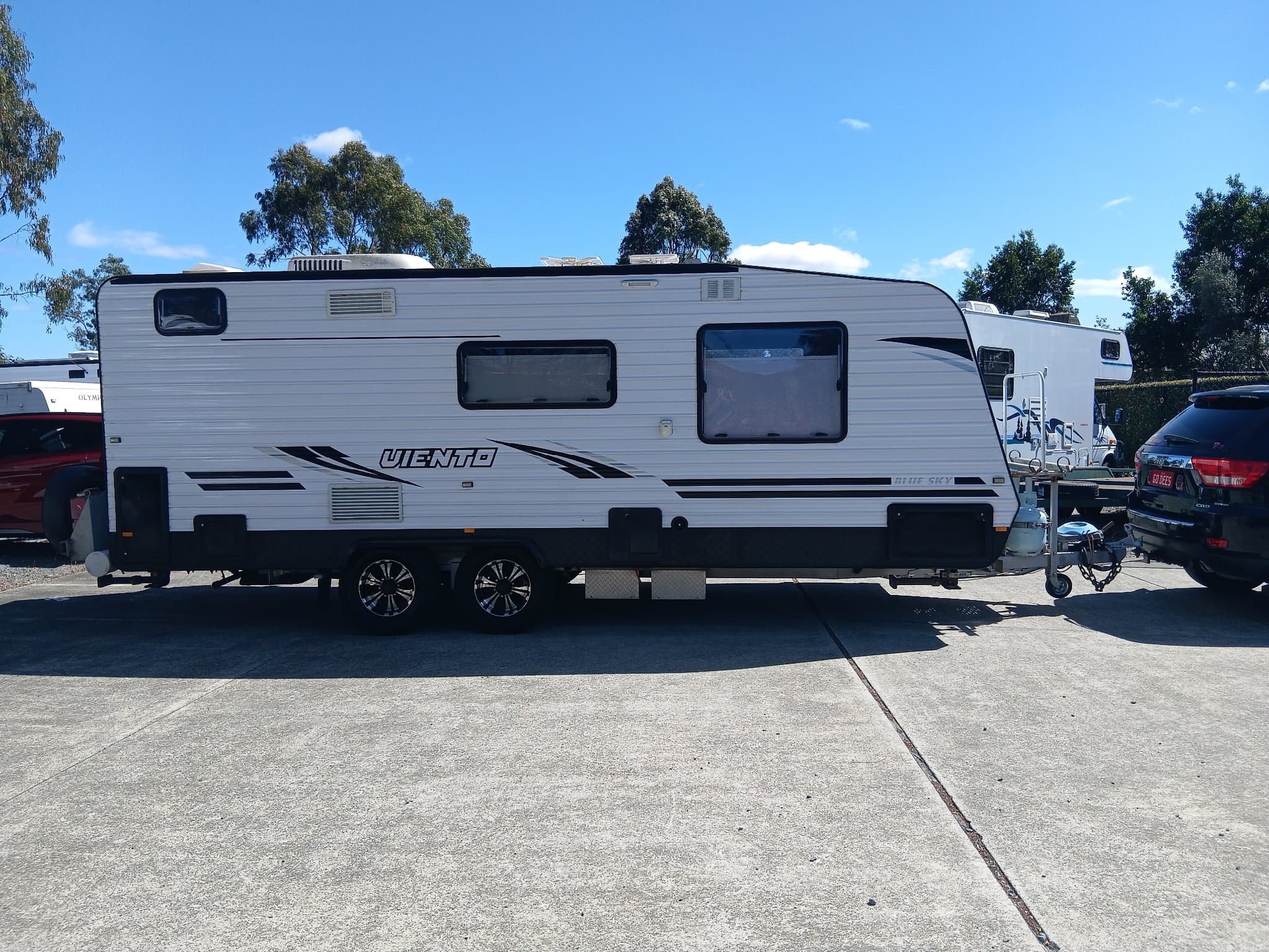 2015 Blue Sky Caravans Viento — photo 2