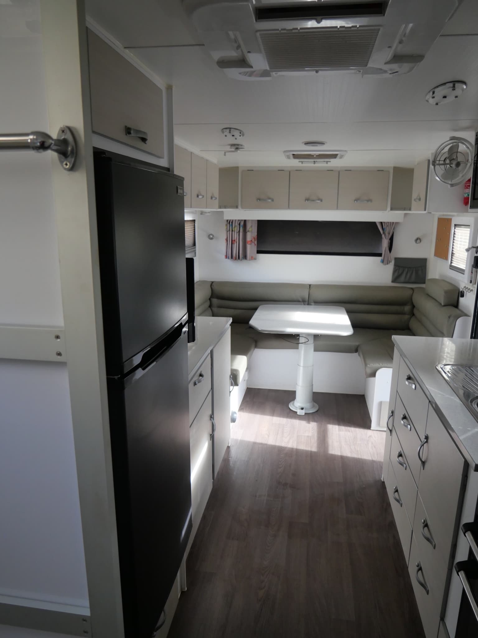 2019 Leader Caravans Gold LE 20K Series — photo 3