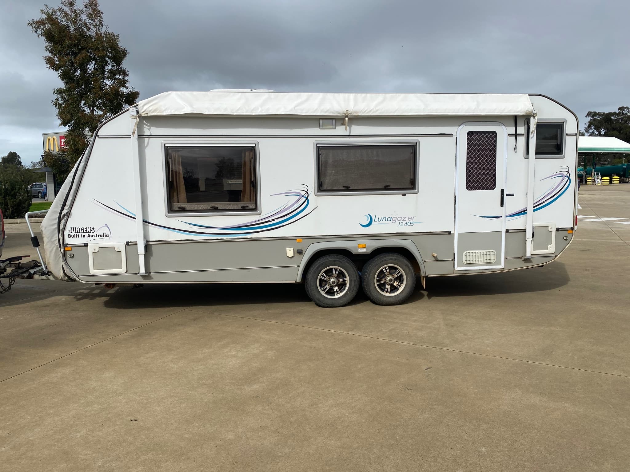 2013 Jurgens J2405