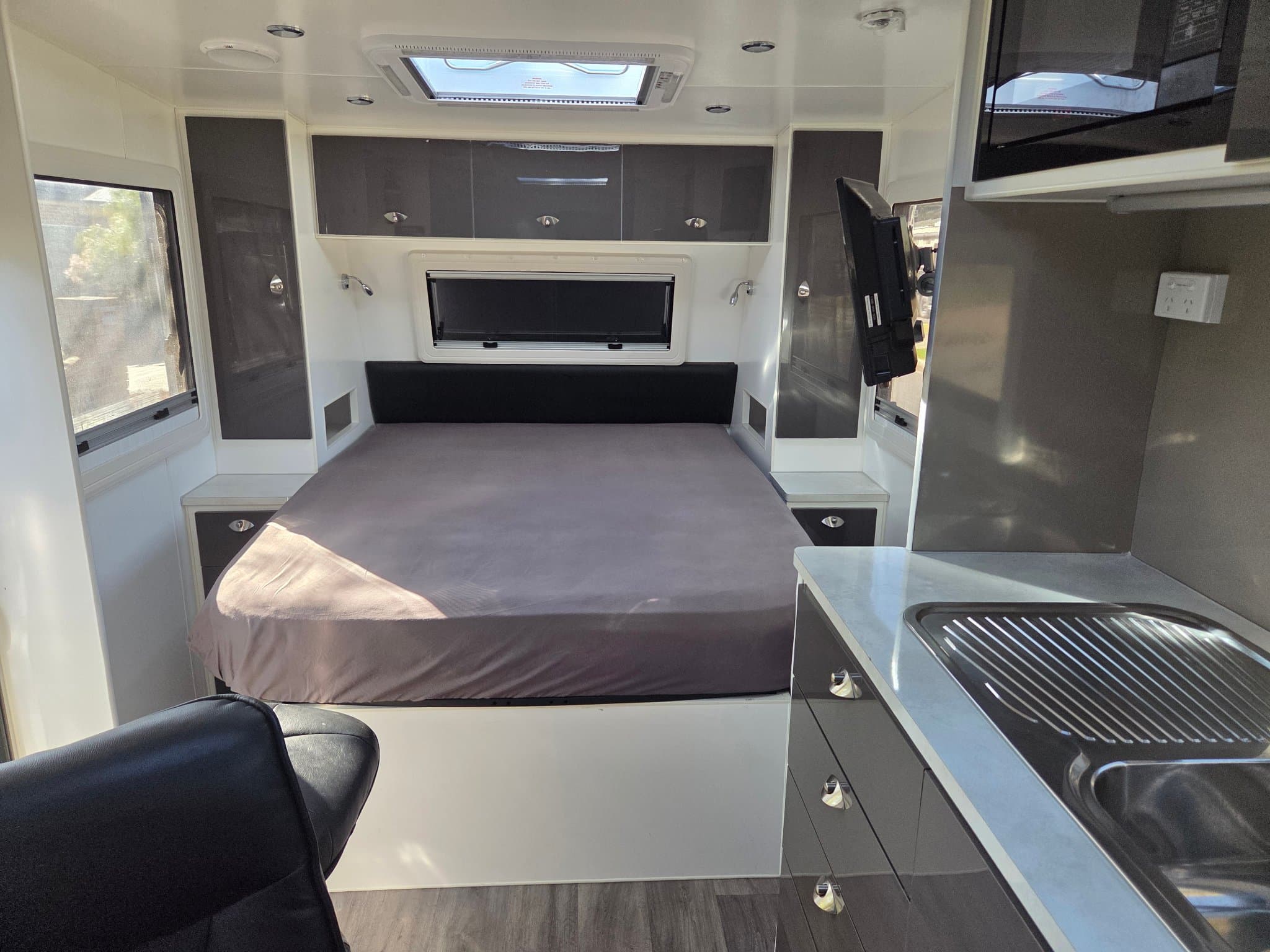 2021 Safari Caravans Delta 20.6