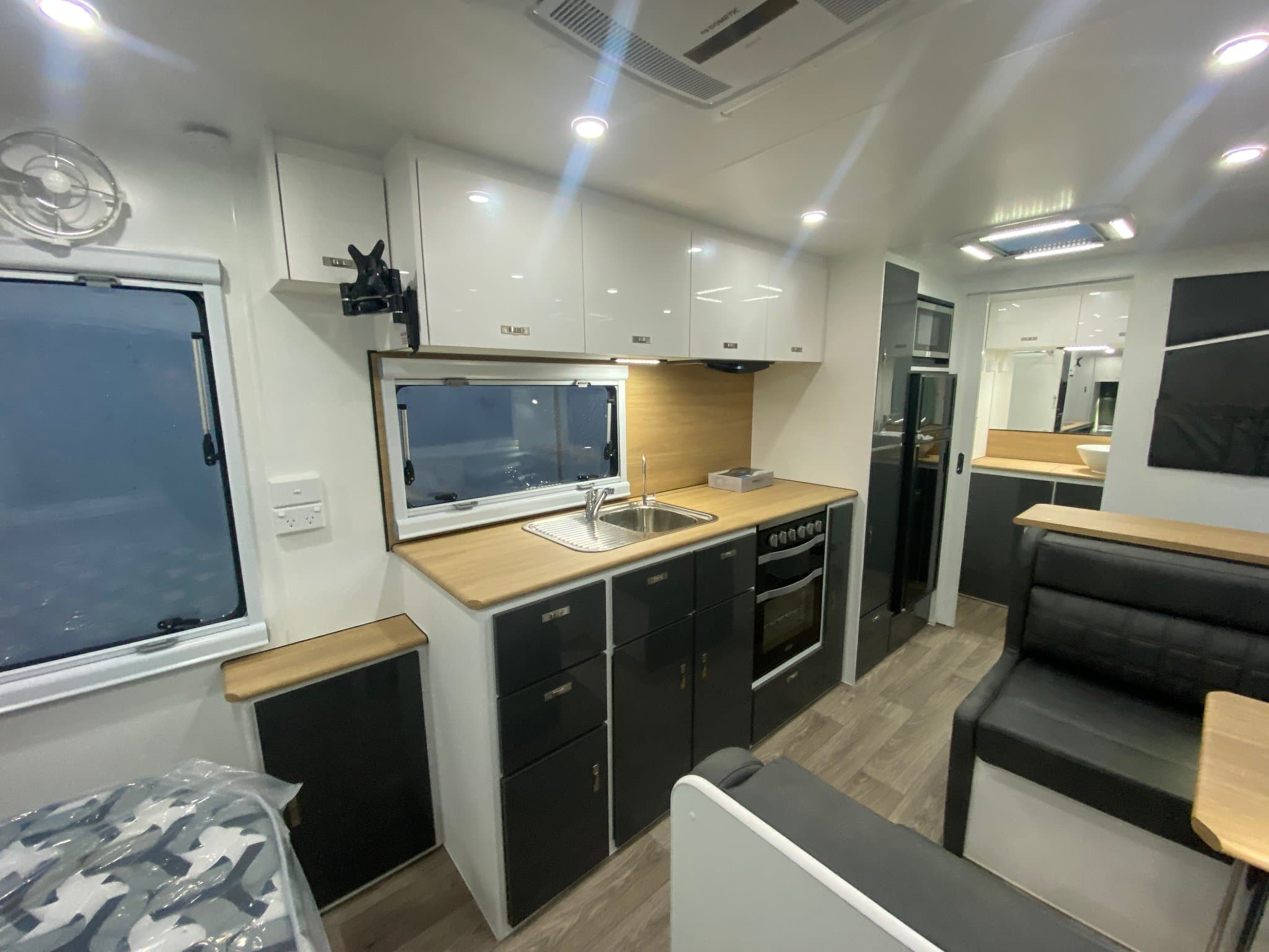 2023 Seascape Caravans Trackbreaker Couple 206-1 — photo 3